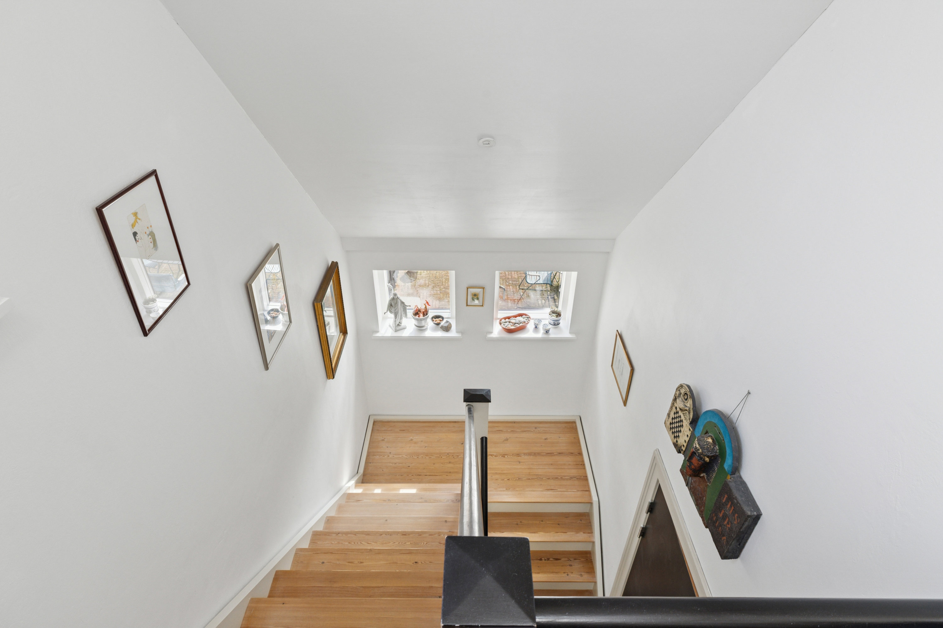 Fremhævet trappe billede i fuldskærmstilstand. Billede af Dyrehegnet 15, 6300 Gråsten