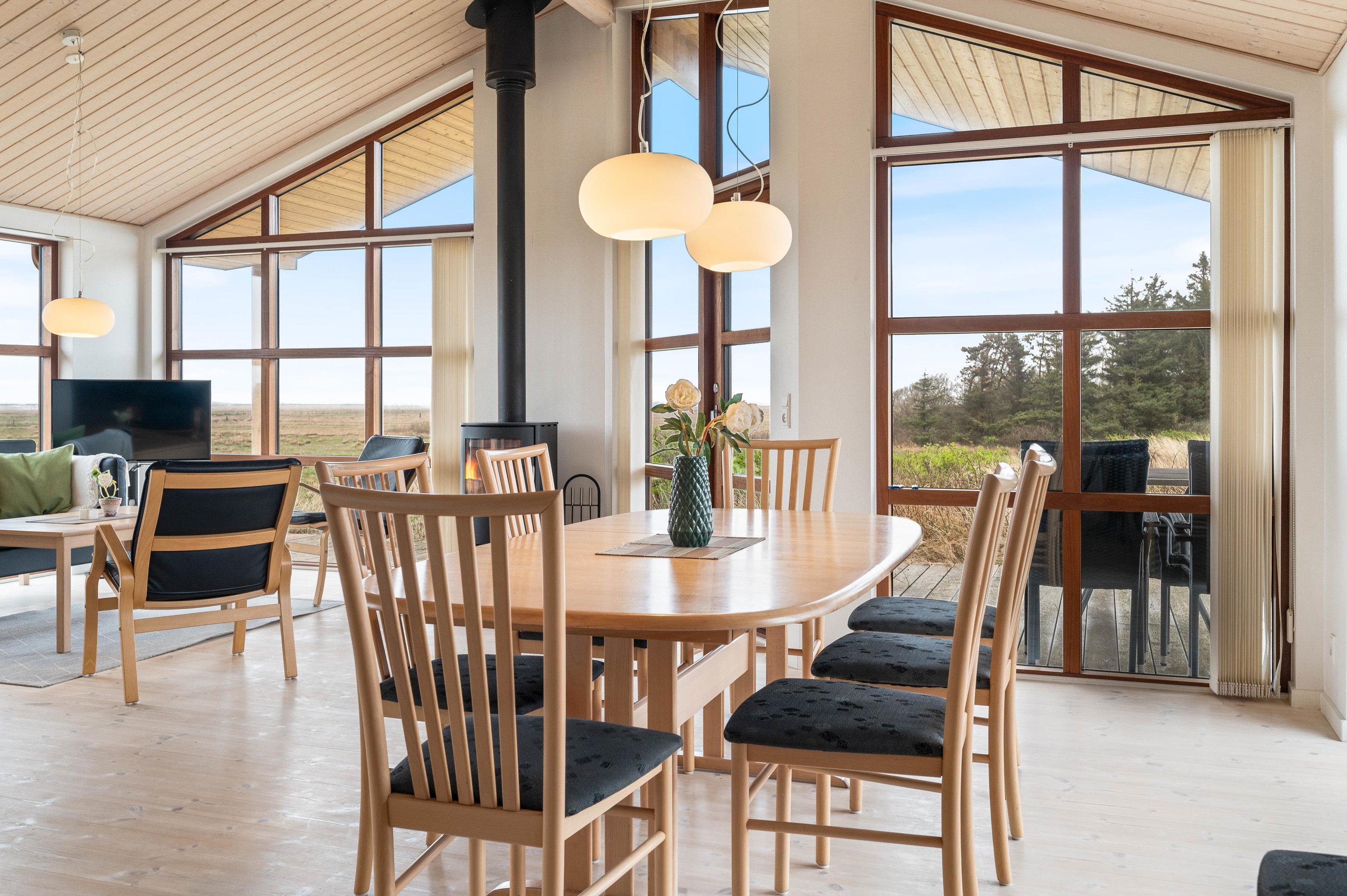 Fremhævet  billede i fuldskærmstilstand. Billede af Tornbjerrevej 10, Haurvig, 6960 Hvide Sande