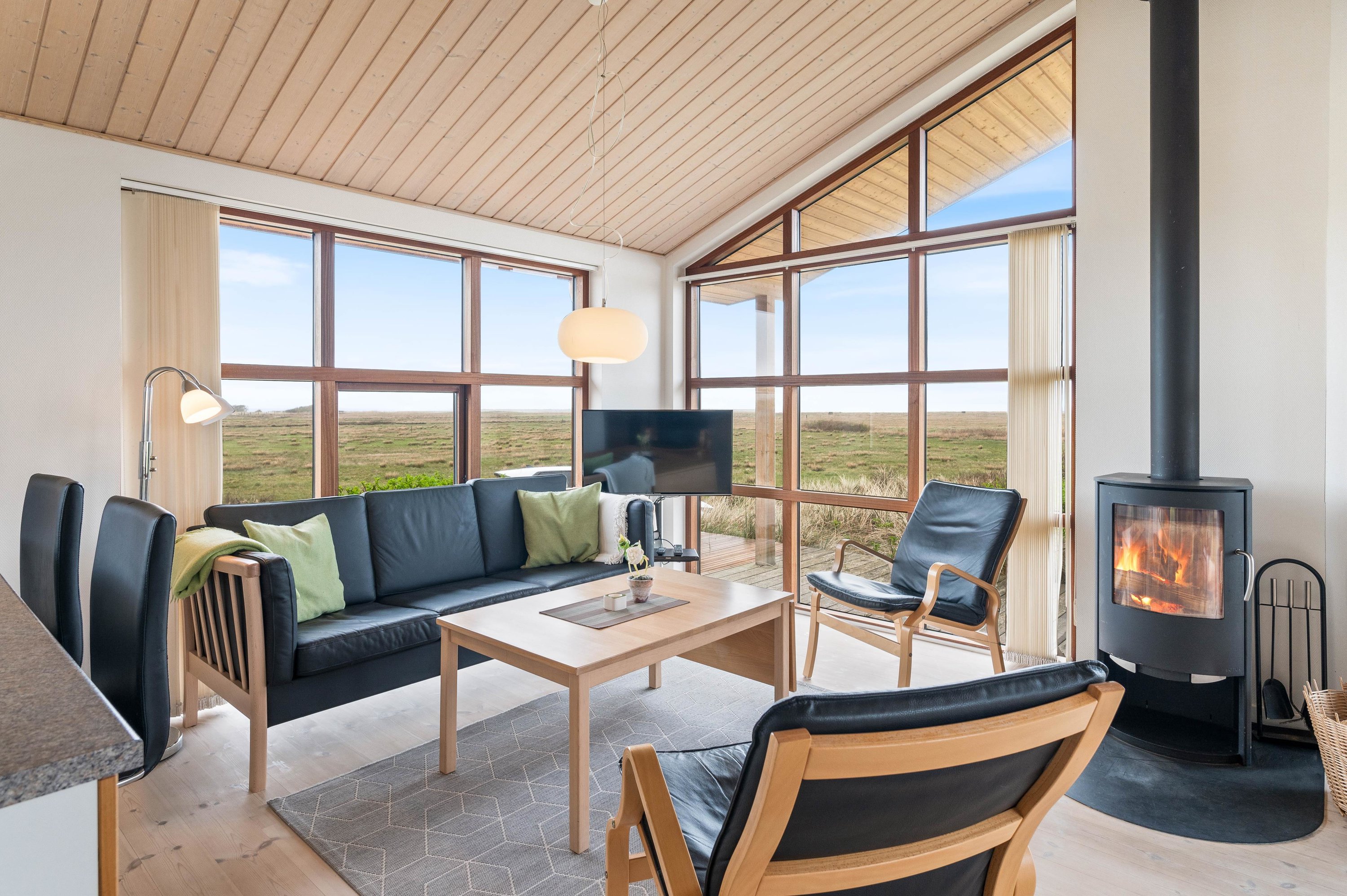 Fremhævet  billede i fuldskærmstilstand. Billede af Tornbjerrevej 10, Haurvig, 6960 Hvide Sande