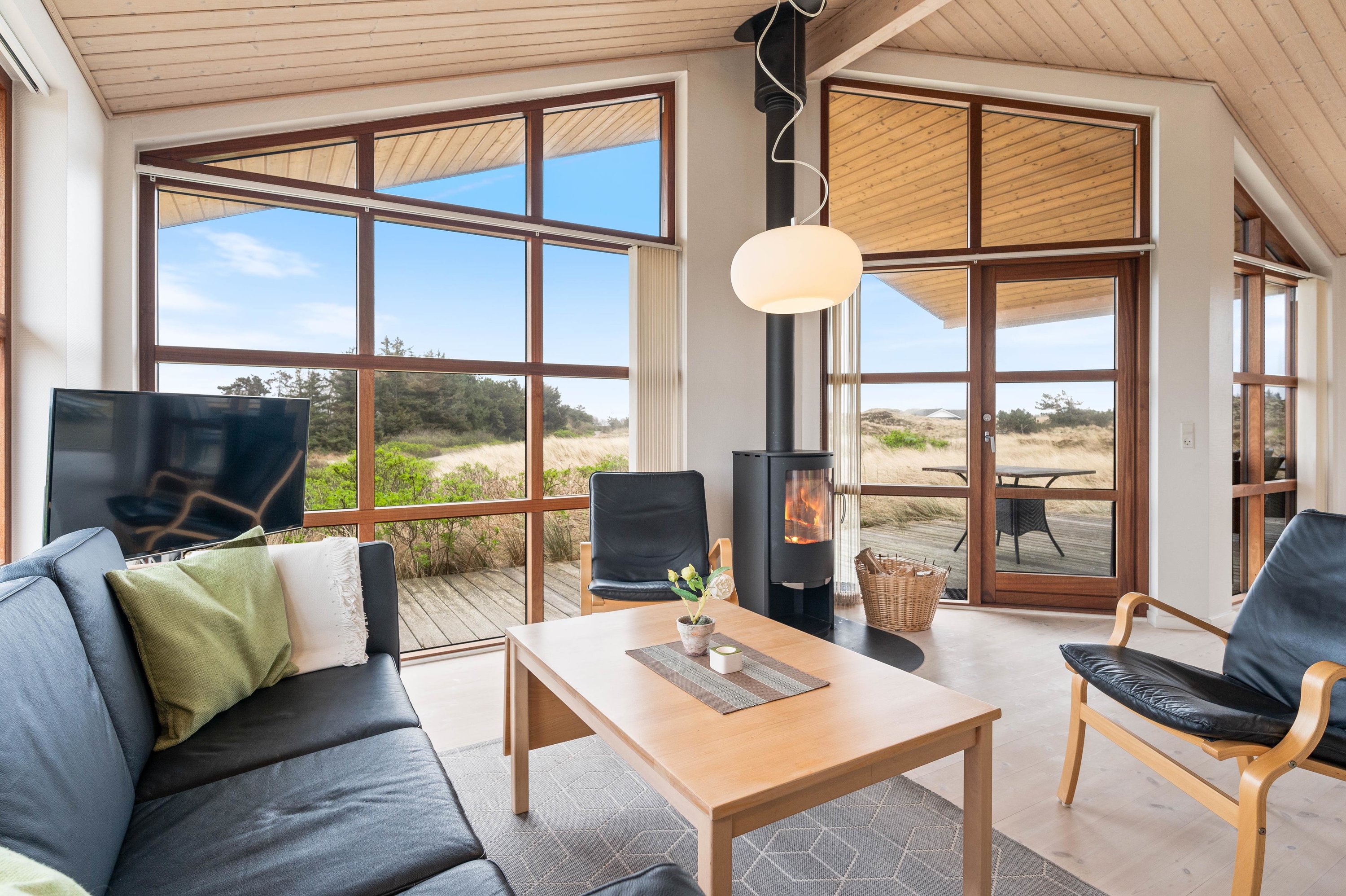 Fremhævet  billede i fuldskærmstilstand. Billede af Tornbjerrevej 10, Haurvig, 6960 Hvide Sande