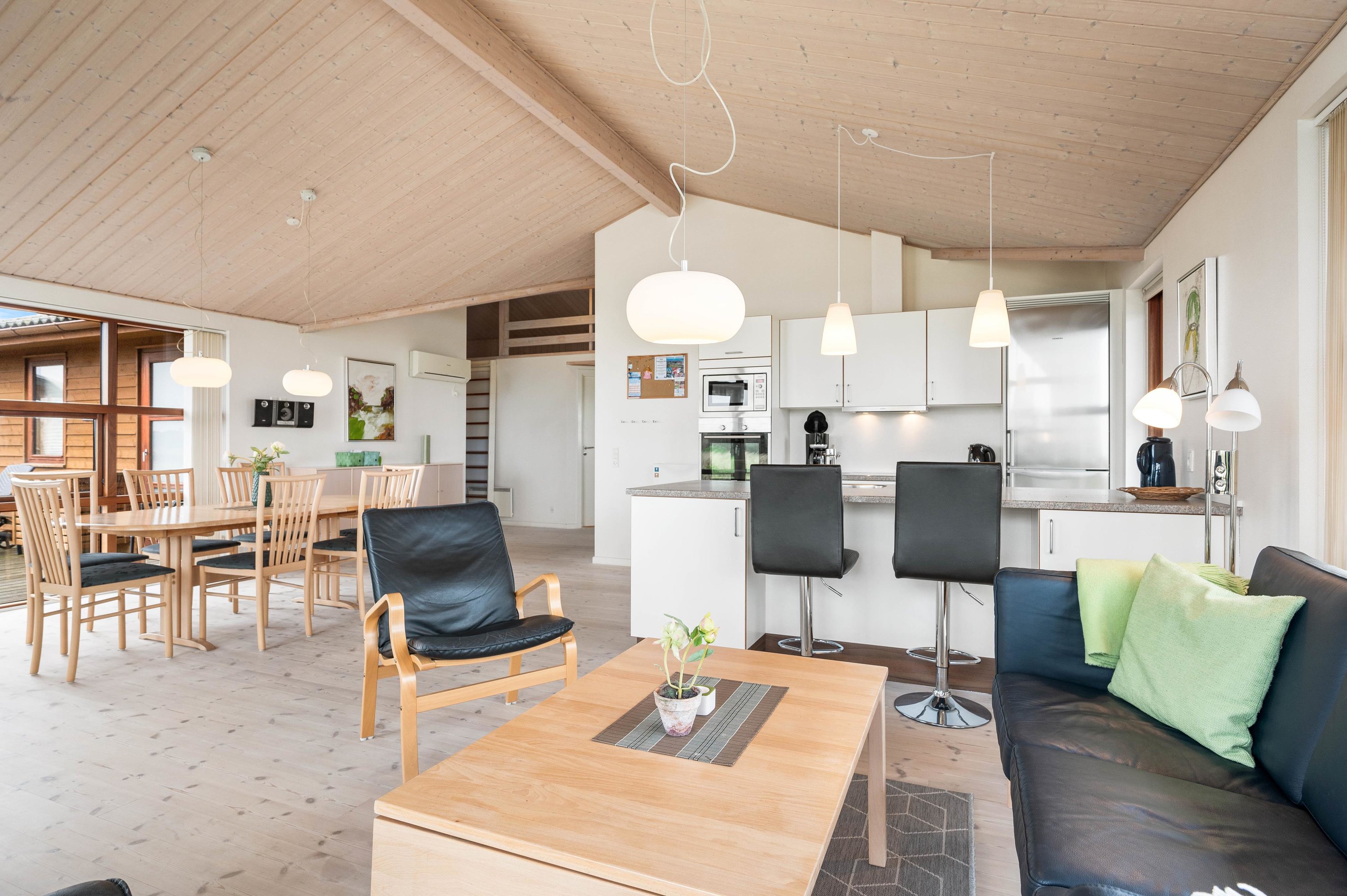 Fremhævet  billede i fuldskærmstilstand. Billede af Tornbjerrevej 10, Haurvig, 6960 Hvide Sande