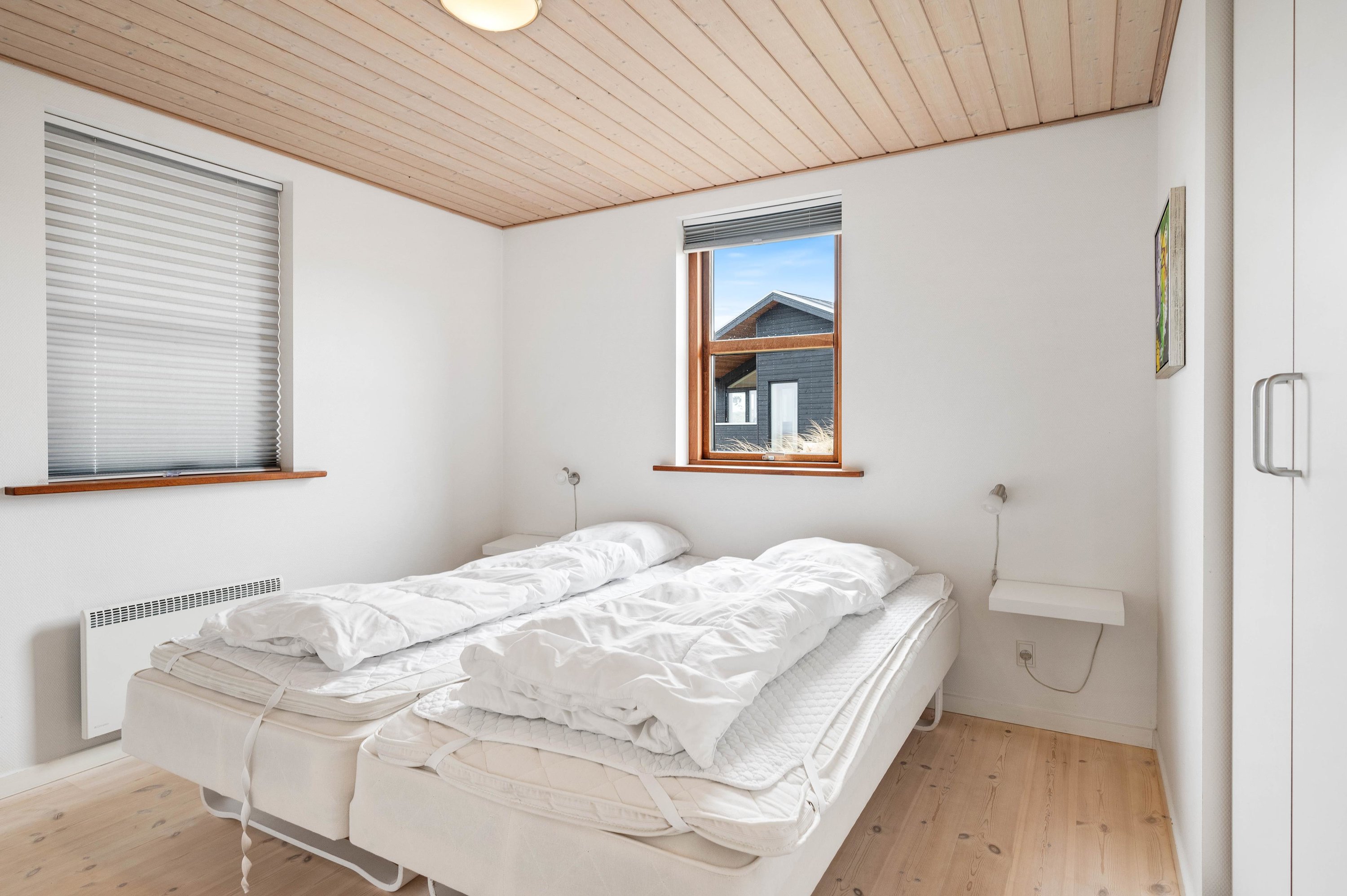 Fremhævet  billede i fuldskærmstilstand. Billede af Tornbjerrevej 10, Haurvig, 6960 Hvide Sande