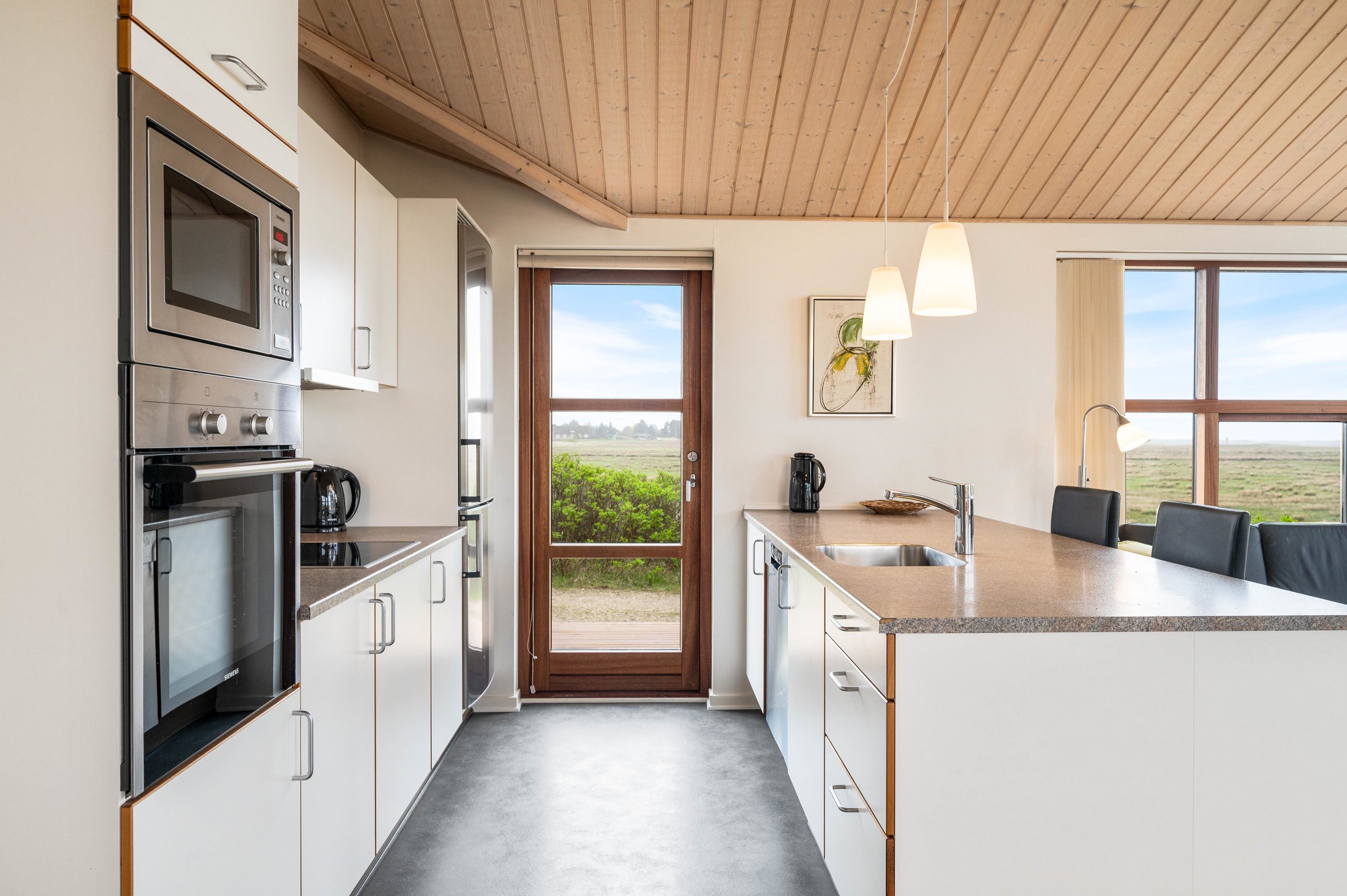 Fremhævet  billede i fuldskærmstilstand. Billede af Tornbjerrevej 10, Haurvig, 6960 Hvide Sande