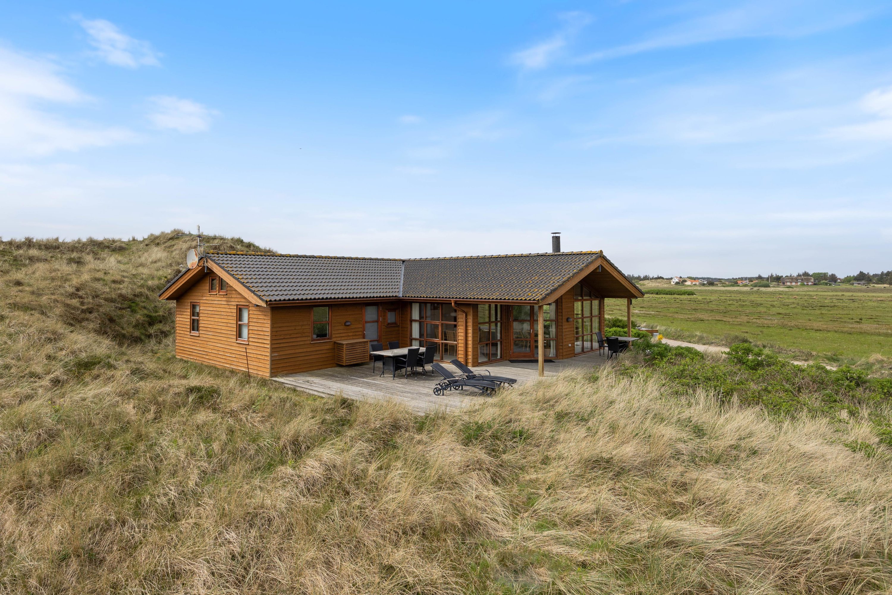 Fremhævet  billede i fuldskærmstilstand. Billede af Tornbjerrevej 10, Haurvig, 6960 Hvide Sande