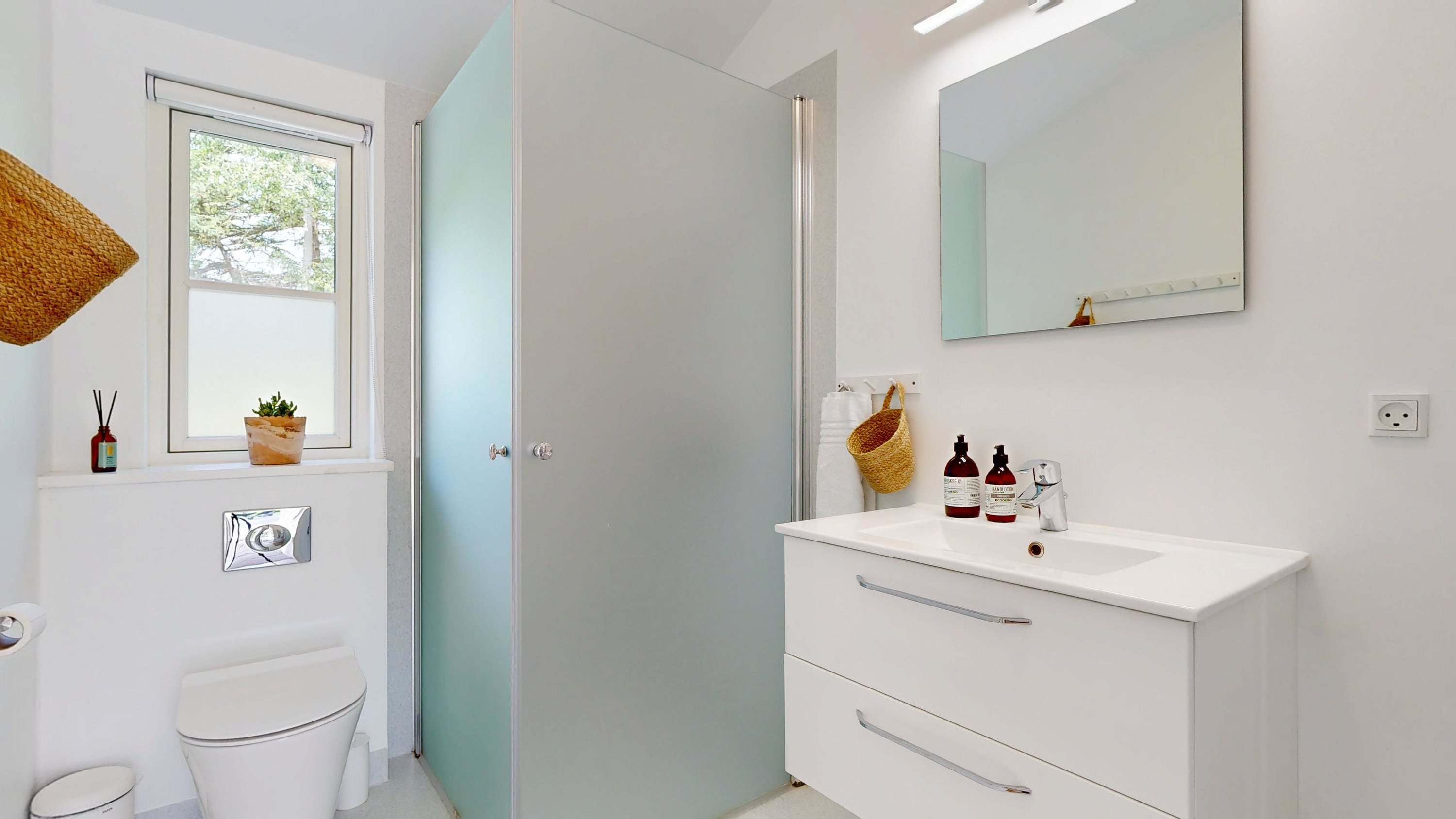 Fremhævet badeværelse billede i fuldskærmstilstand. Billede af Vædebrovej 16, 8660 Skanderborg