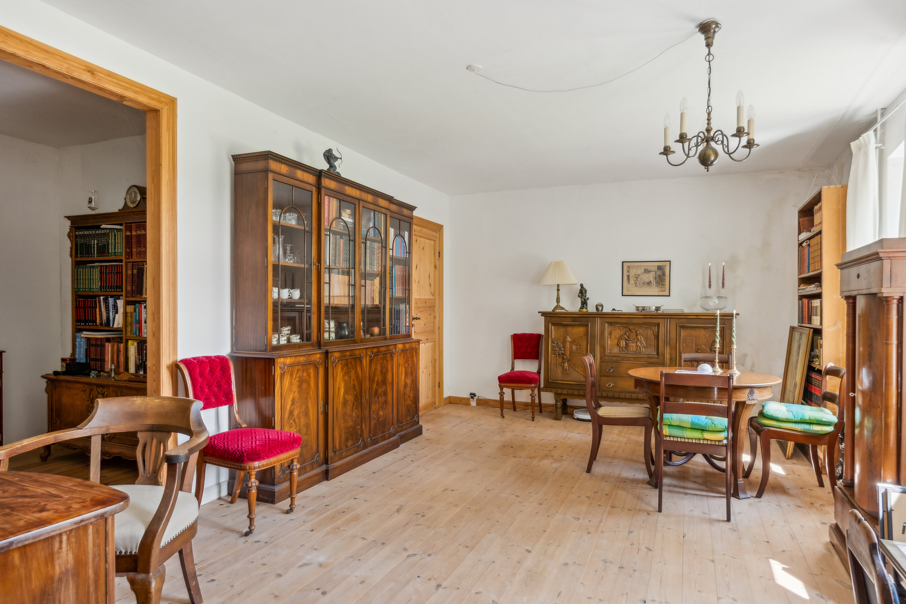 Fremhævet stue billede i fuldskærmstilstand. Billede af Vinde Helsingevej 38, 4281 Gørlev