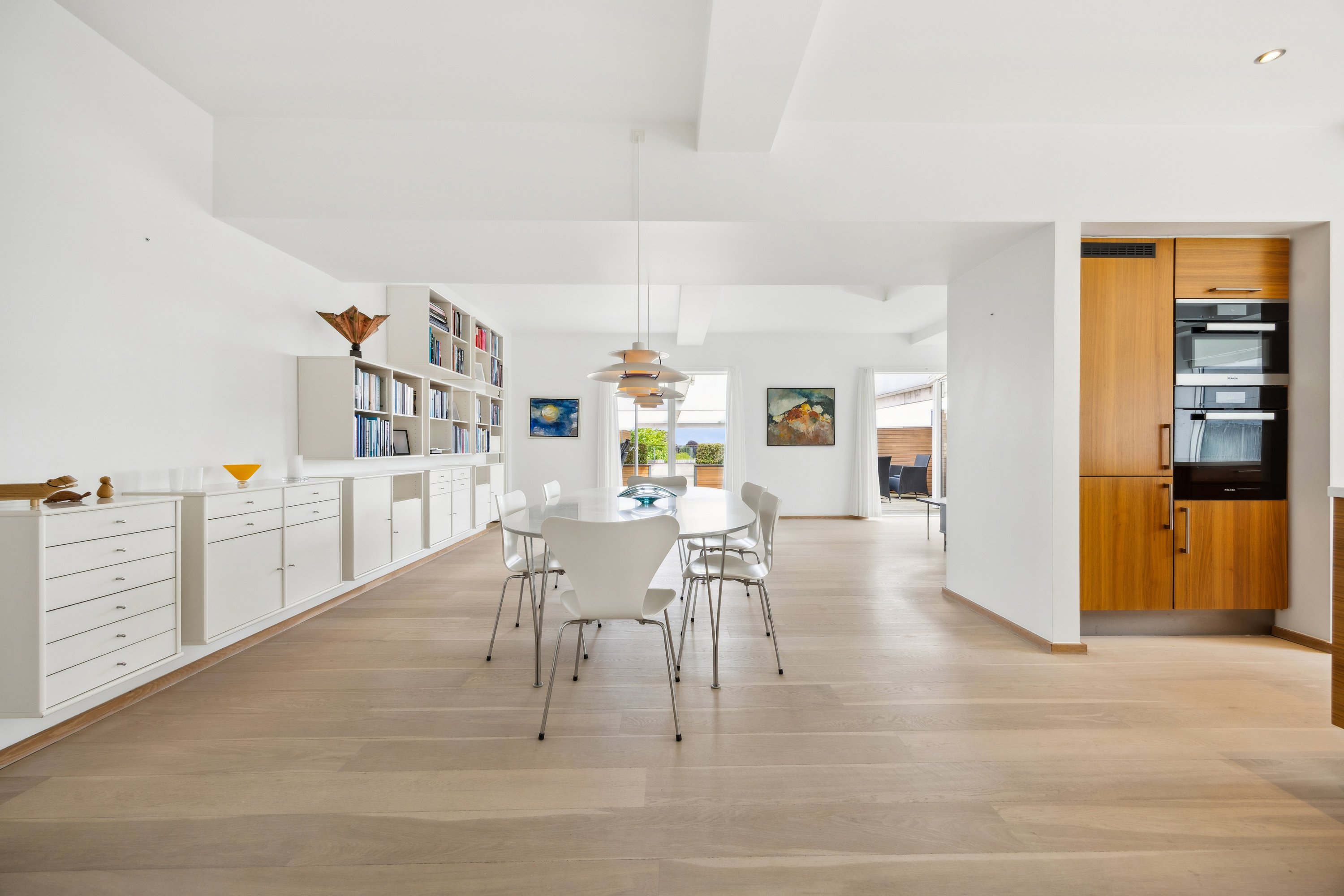 Fremhævet stue billede i fuldskærmstilstand. Billede af Gentoftegade 35, 2. 1., 2820 Gentofte