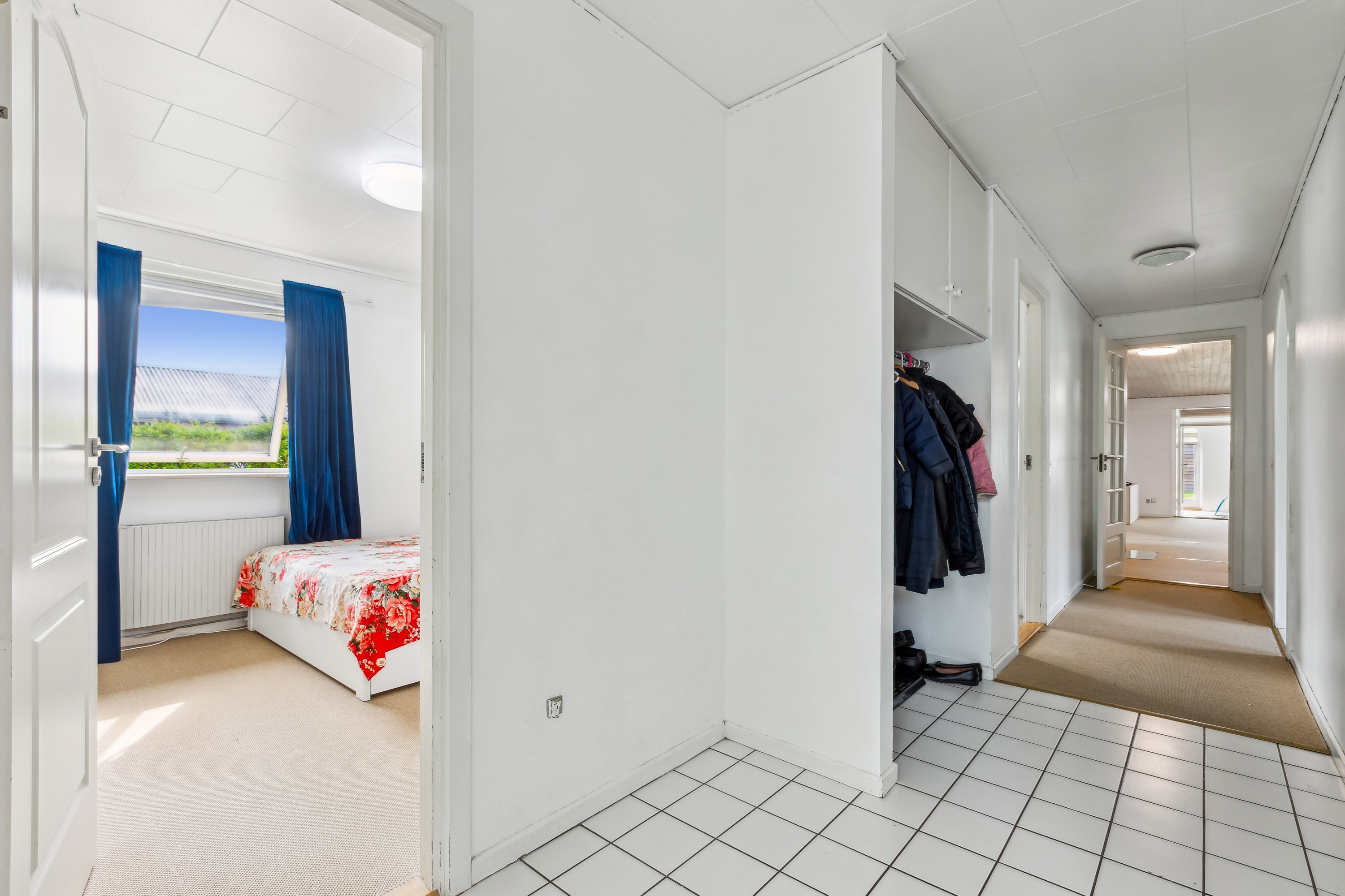 Fremhævet gang billede i fuldskærmstilstand. Billede af Alkmaar Alle 9, 2791 Dragør