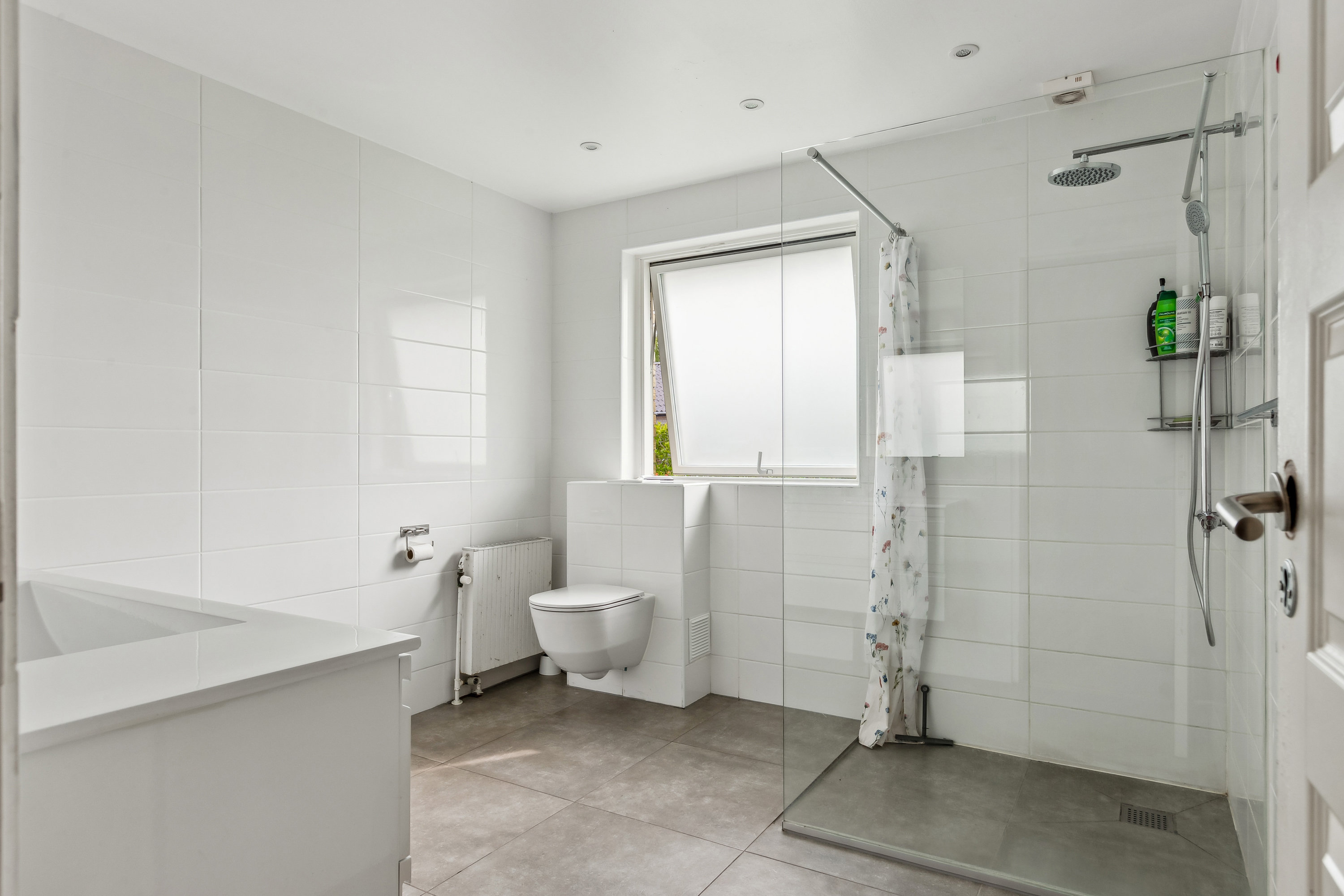 Fremhævet badeværelse billede i fuldskærmstilstand. Billede af Alkmaar Alle 9, 2791 Dragør