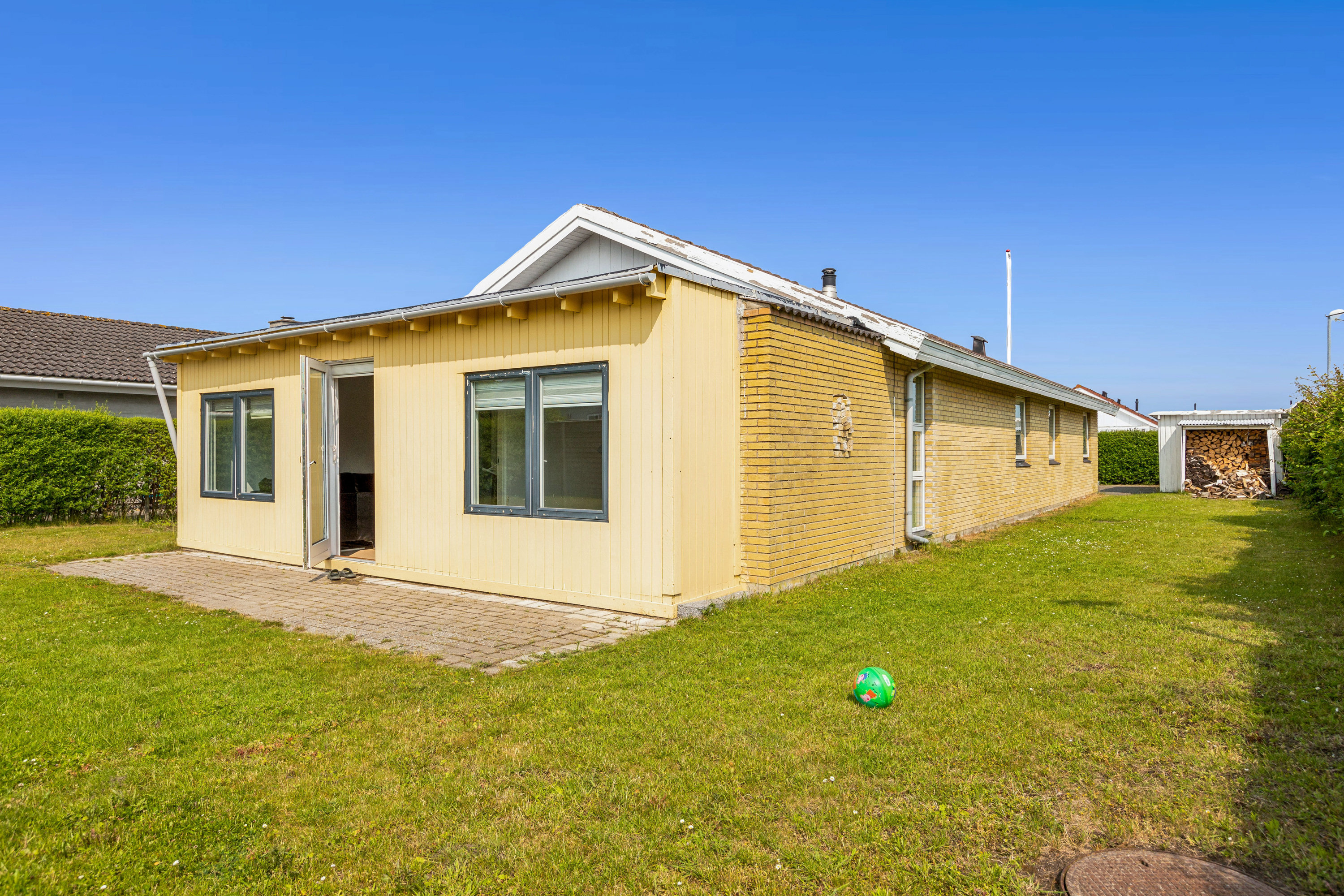 Fremhævet ejendom 1 billede i fuldskærmstilstand. Billede af Alkmaar Alle 9, 2791 Dragør