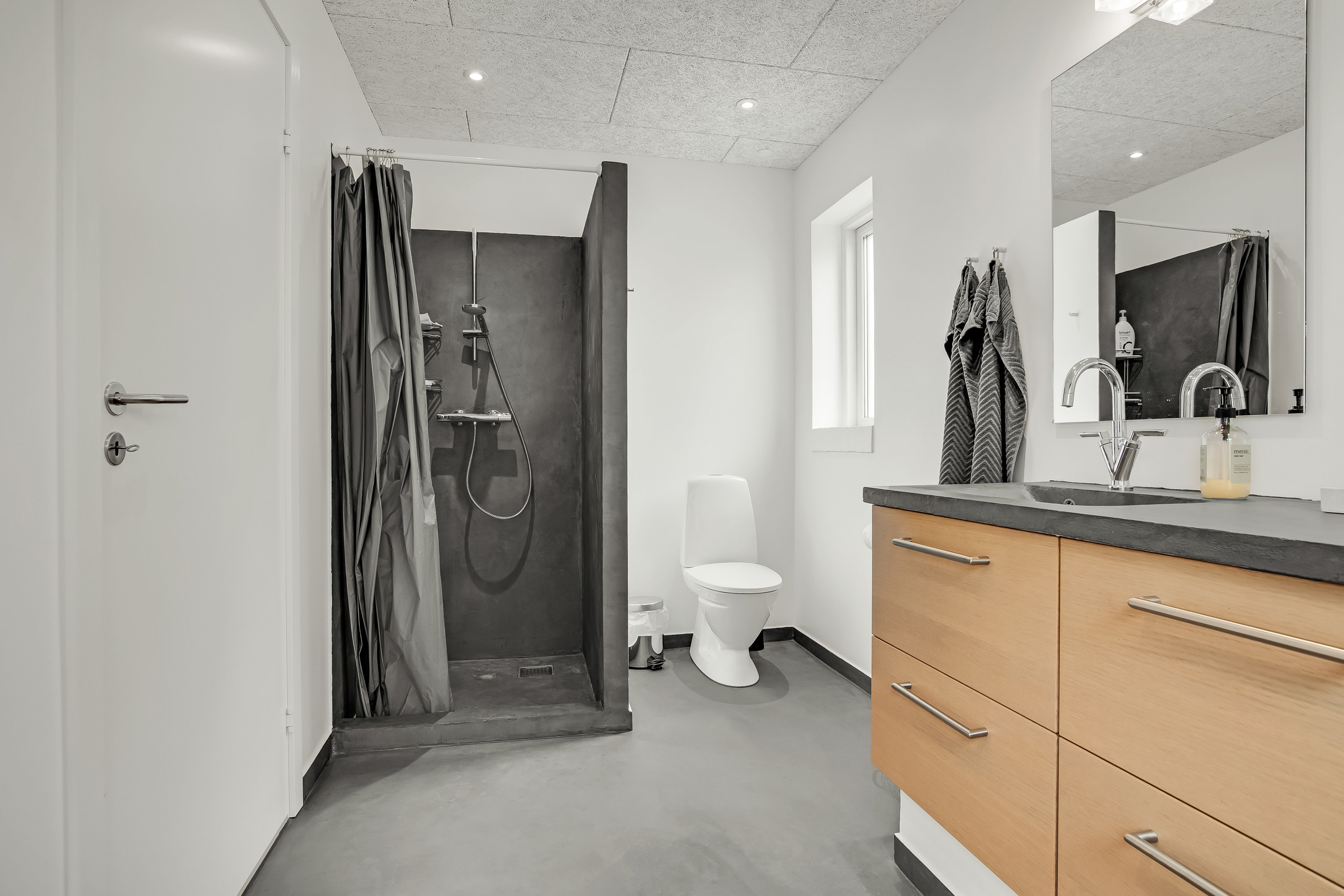 Fremhævet badeværelse billede i fuldskærmstilstand. Billede af Lægårdvej 59, 7500 Holstebro