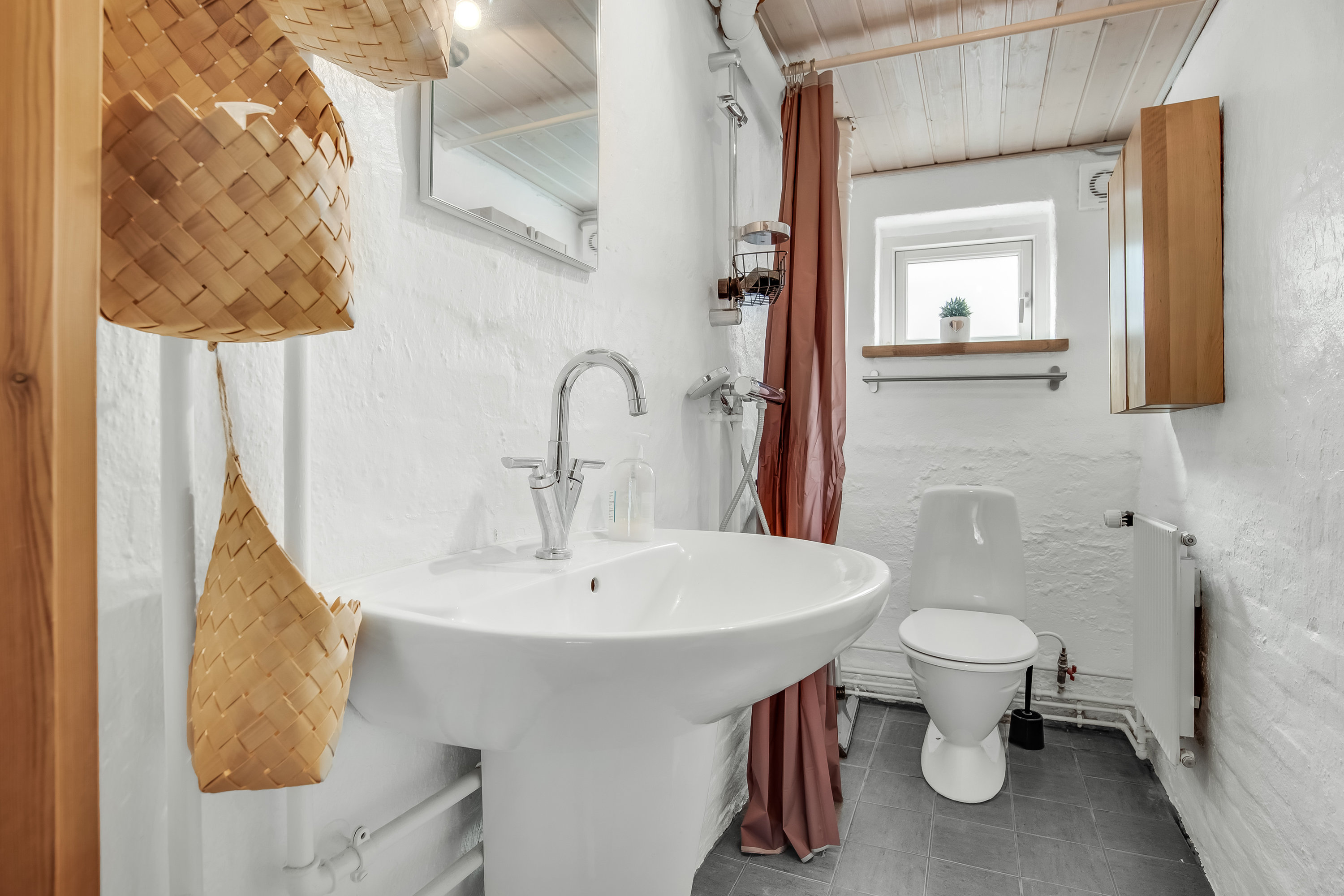 Fremhævet badeværelse billede i fuldskærmstilstand. Billede af Lægårdvej 59, 7500 Holstebro