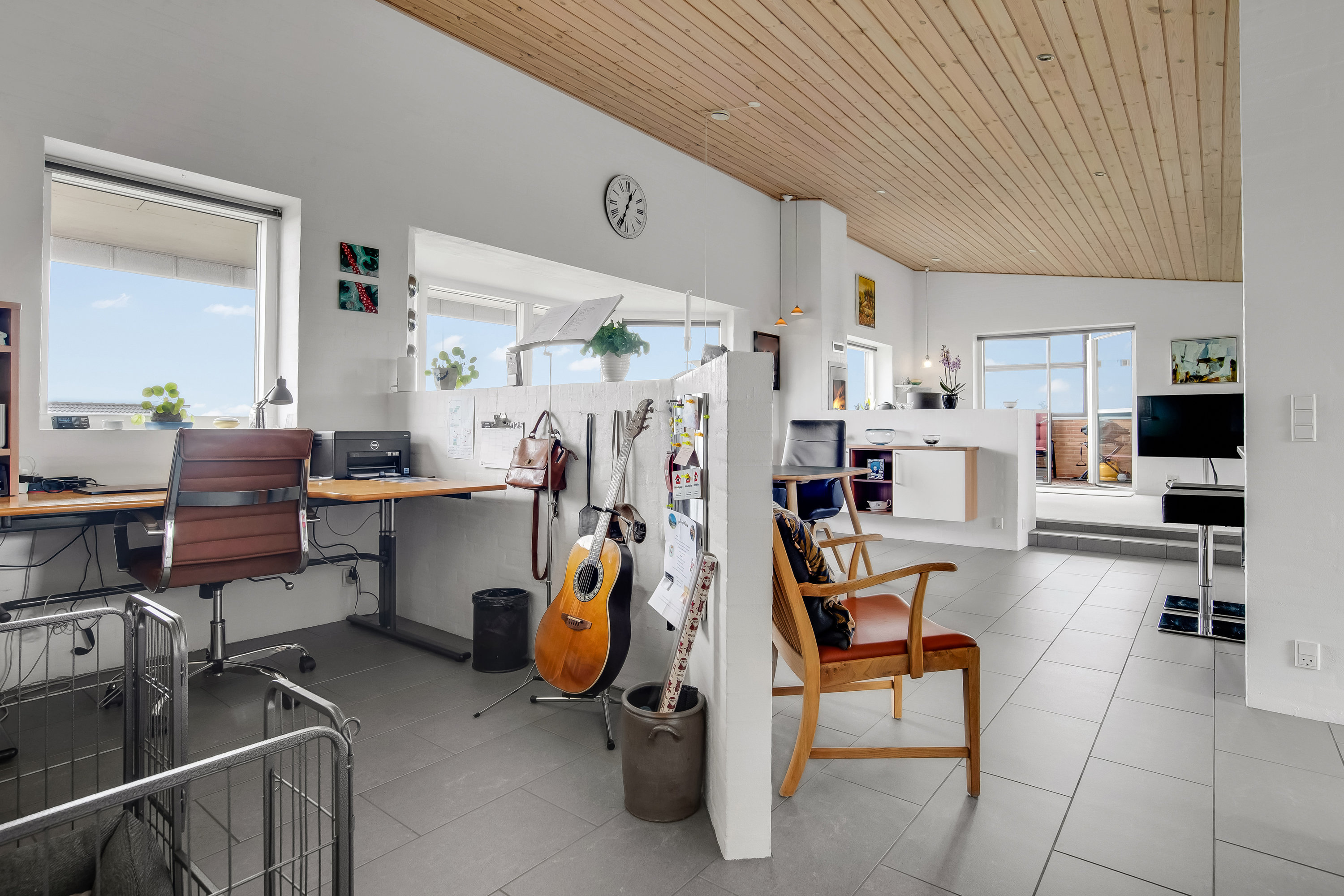 Fremhævet kontor billede i fuldskærmstilstand. Billede af Kjelding Høj 34, 7600 Struer