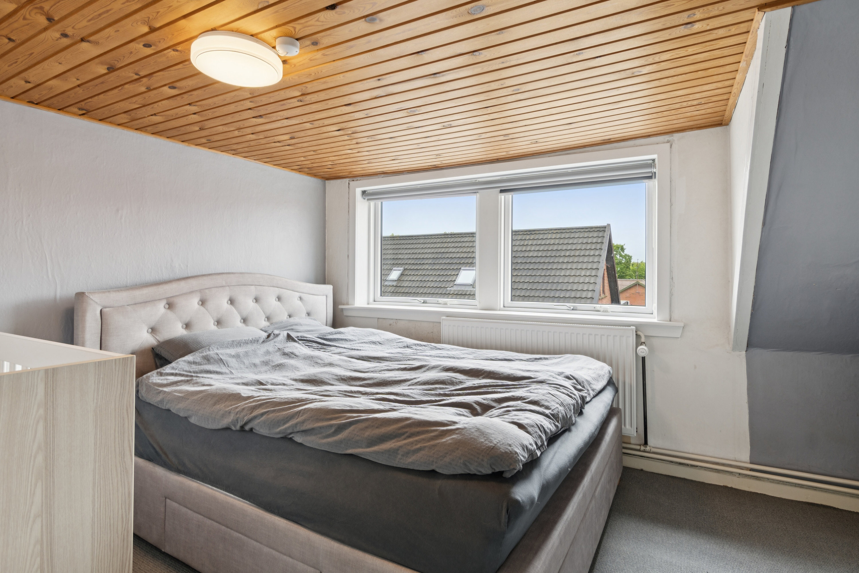 Fremhævet soveværelse billede i fuldskærmstilstand. Billede af Hovedgaden 57, 7752 Snedsted