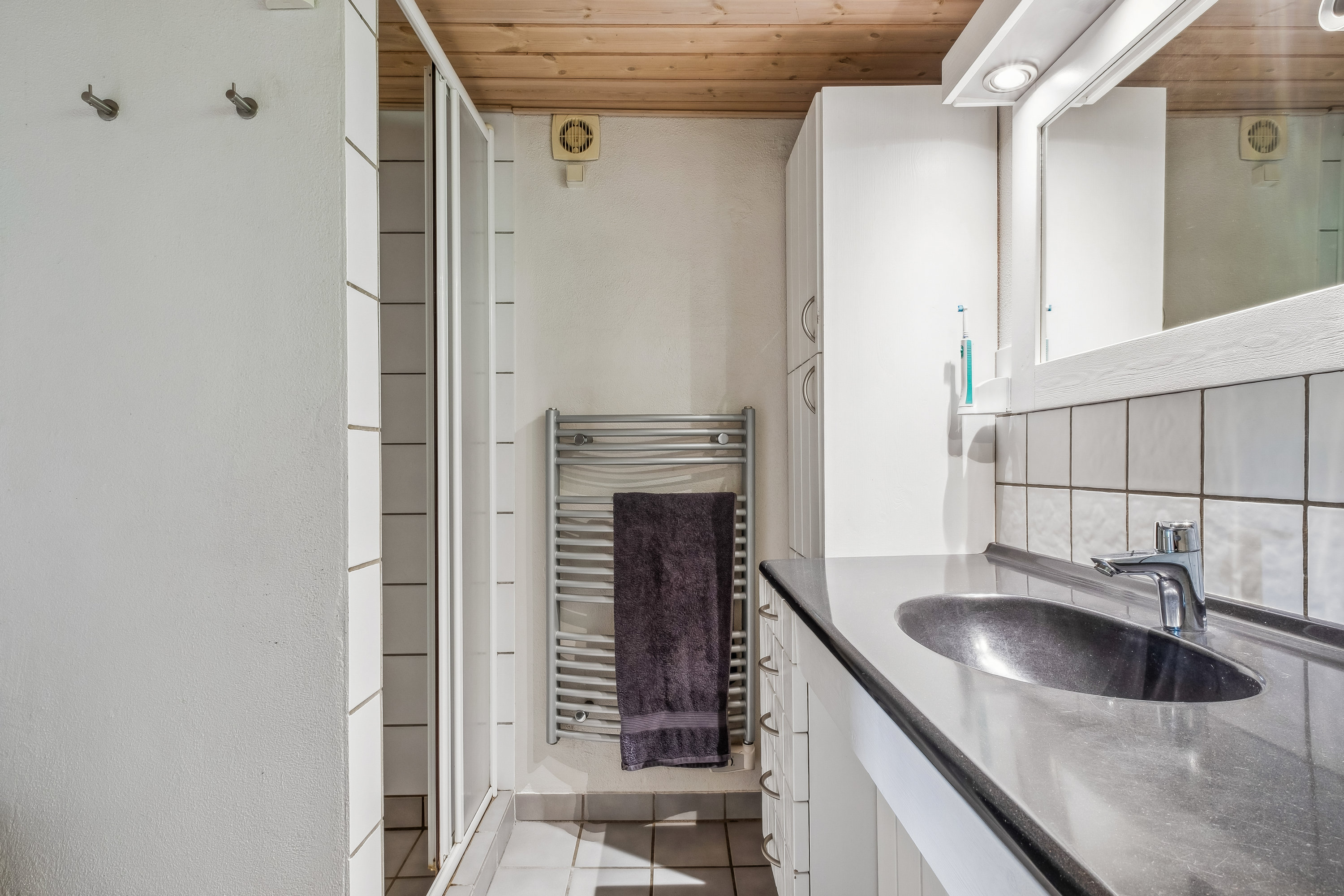 Fremhævet badeværelse billede i fuldskærmstilstand. Billede af Finsensvej 7, Bækkelund, 8700 Horsens