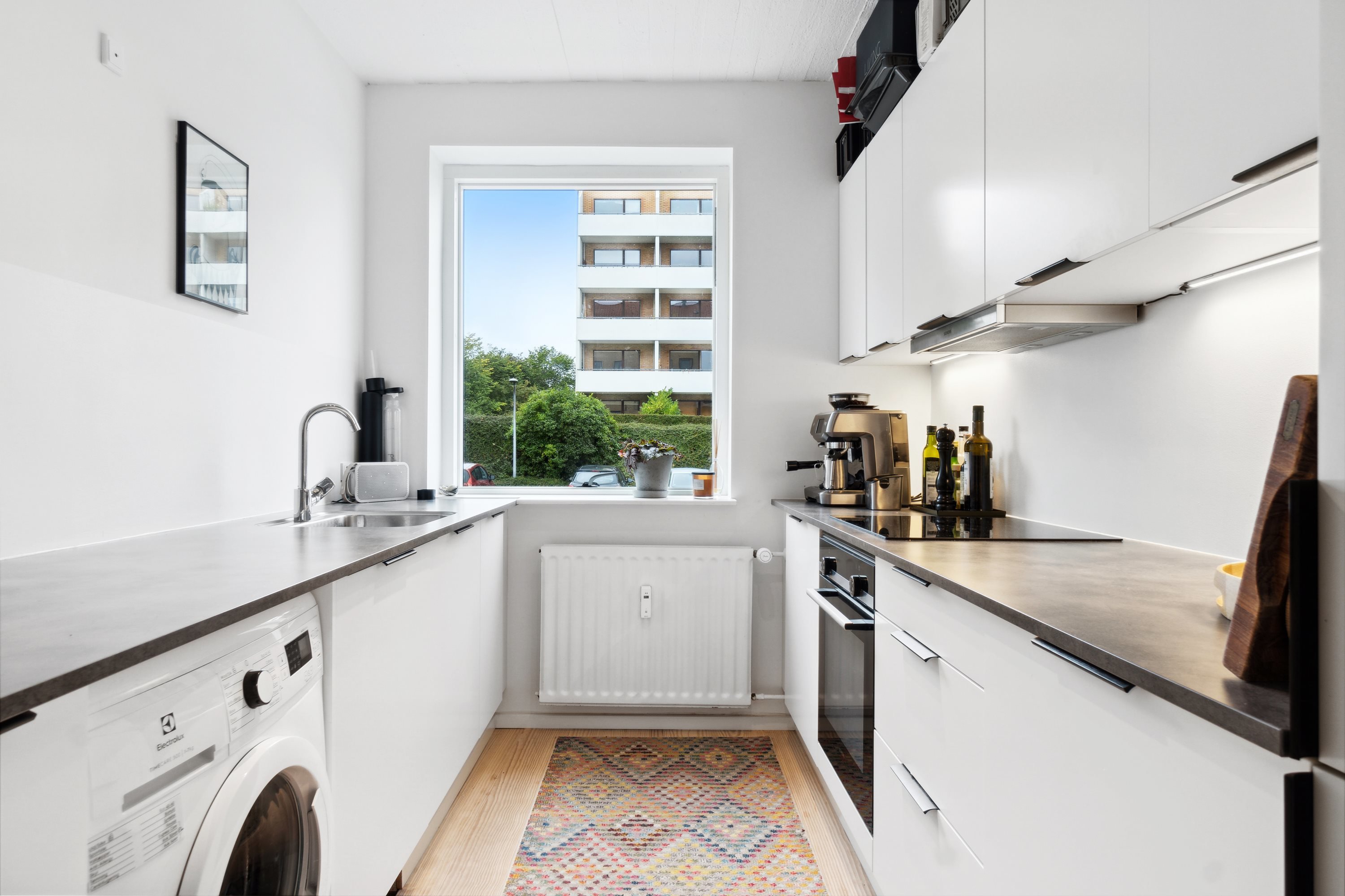 Fremhævet køkken billede i fuldskærmstilstand. Billede af Emiliehøj 17, st.. tv., 8270 Højbjerg