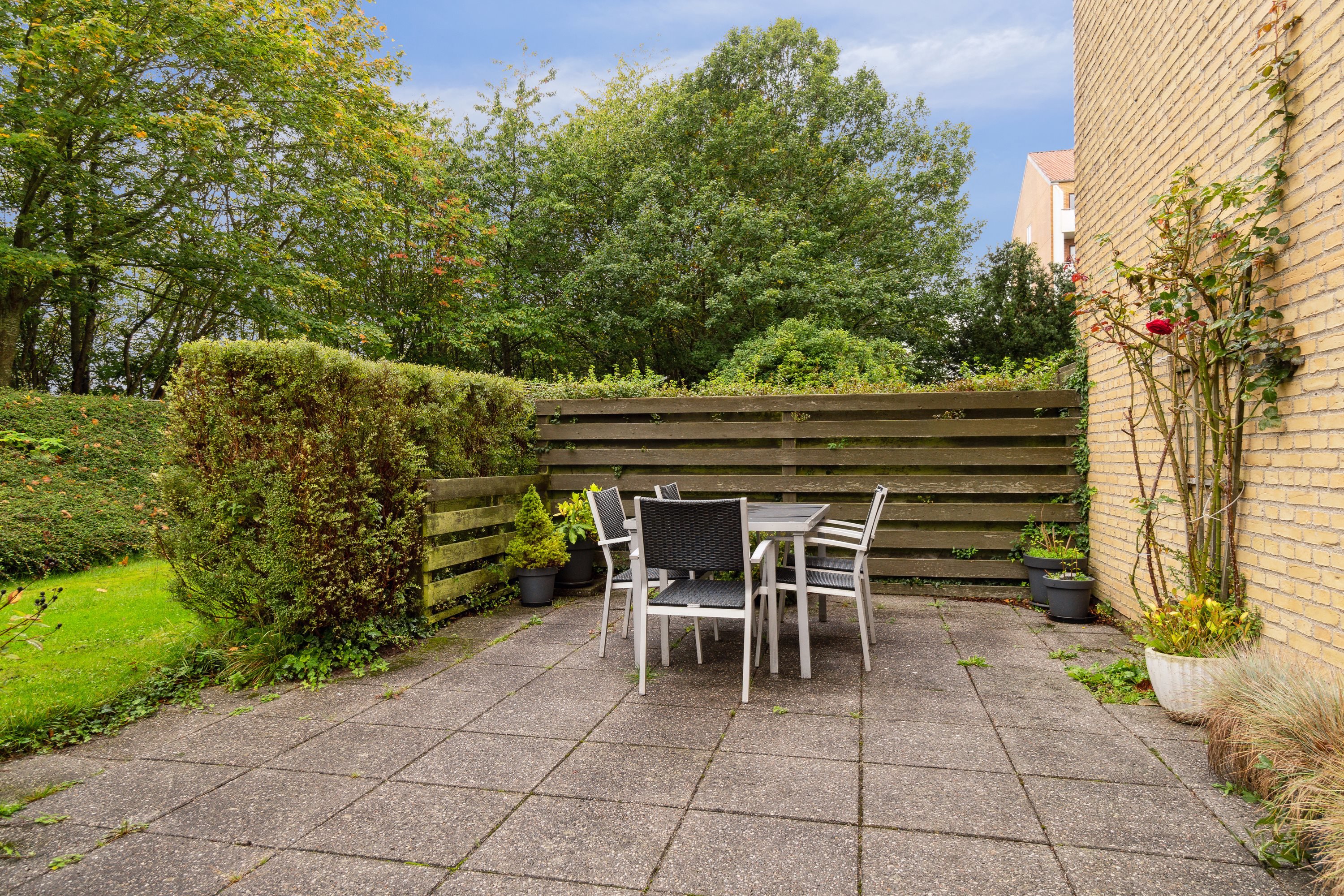 Fremhævet terrasse billede i fuldskærmstilstand. Billede af Emiliehøj 17, st.. tv., 8270 Højbjerg