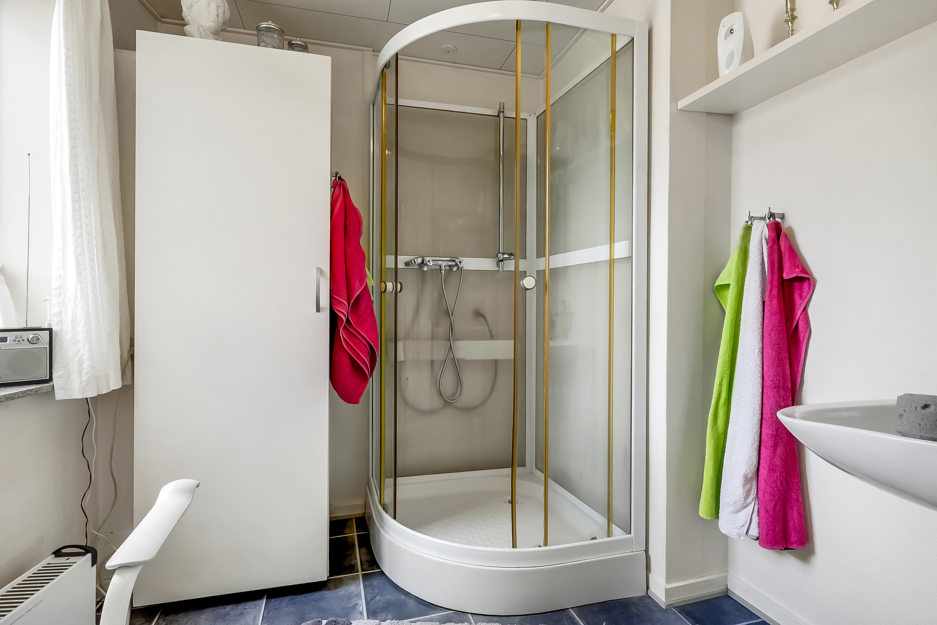 Fremhævet badeværelse billede i fuldskærmstilstand. Billede af Søndergade 1, 5884 Gudme