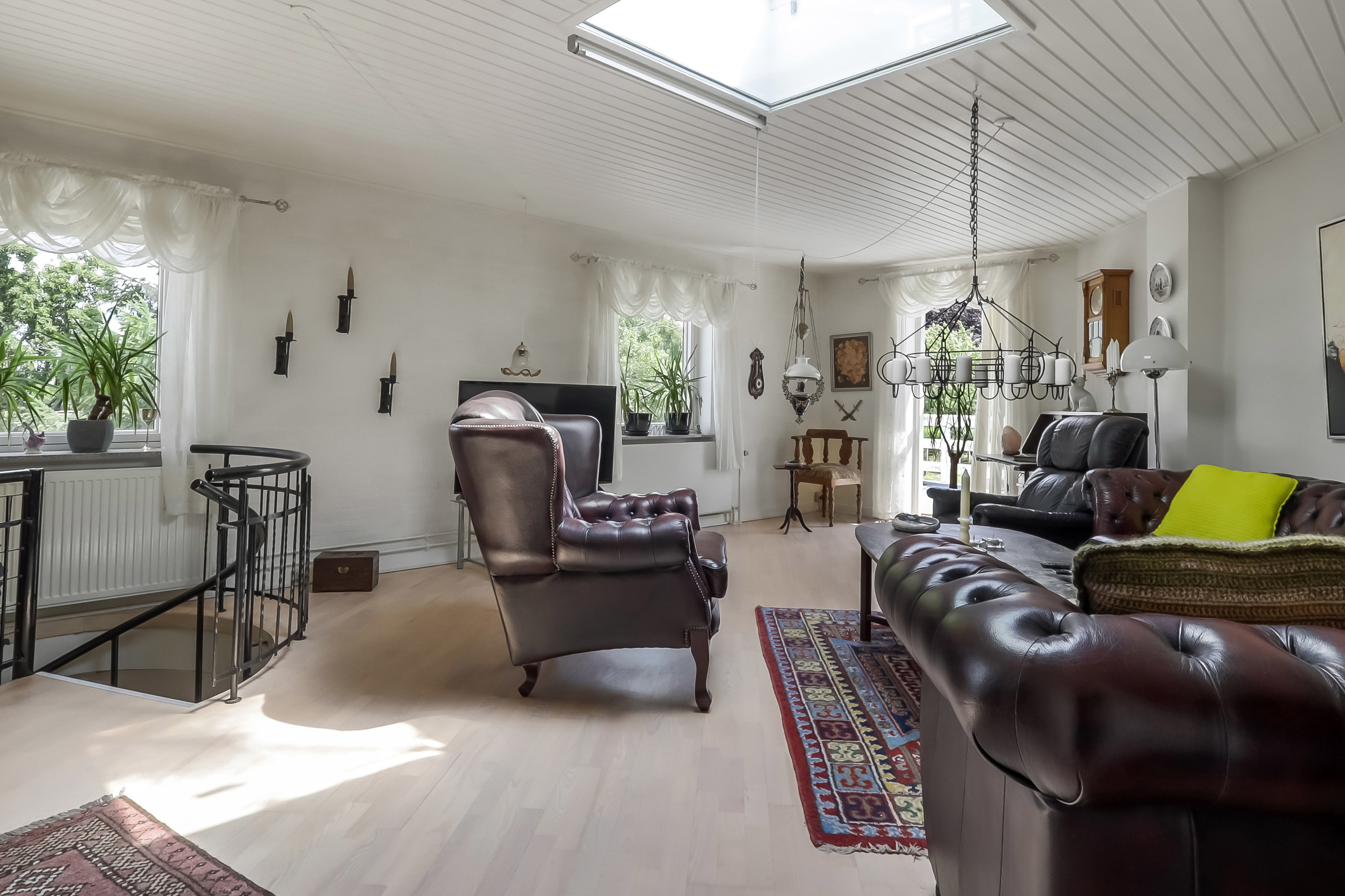 Fremhævet stue billede i fuldskærmstilstand. Billede af Søndergade 1, 5884 Gudme