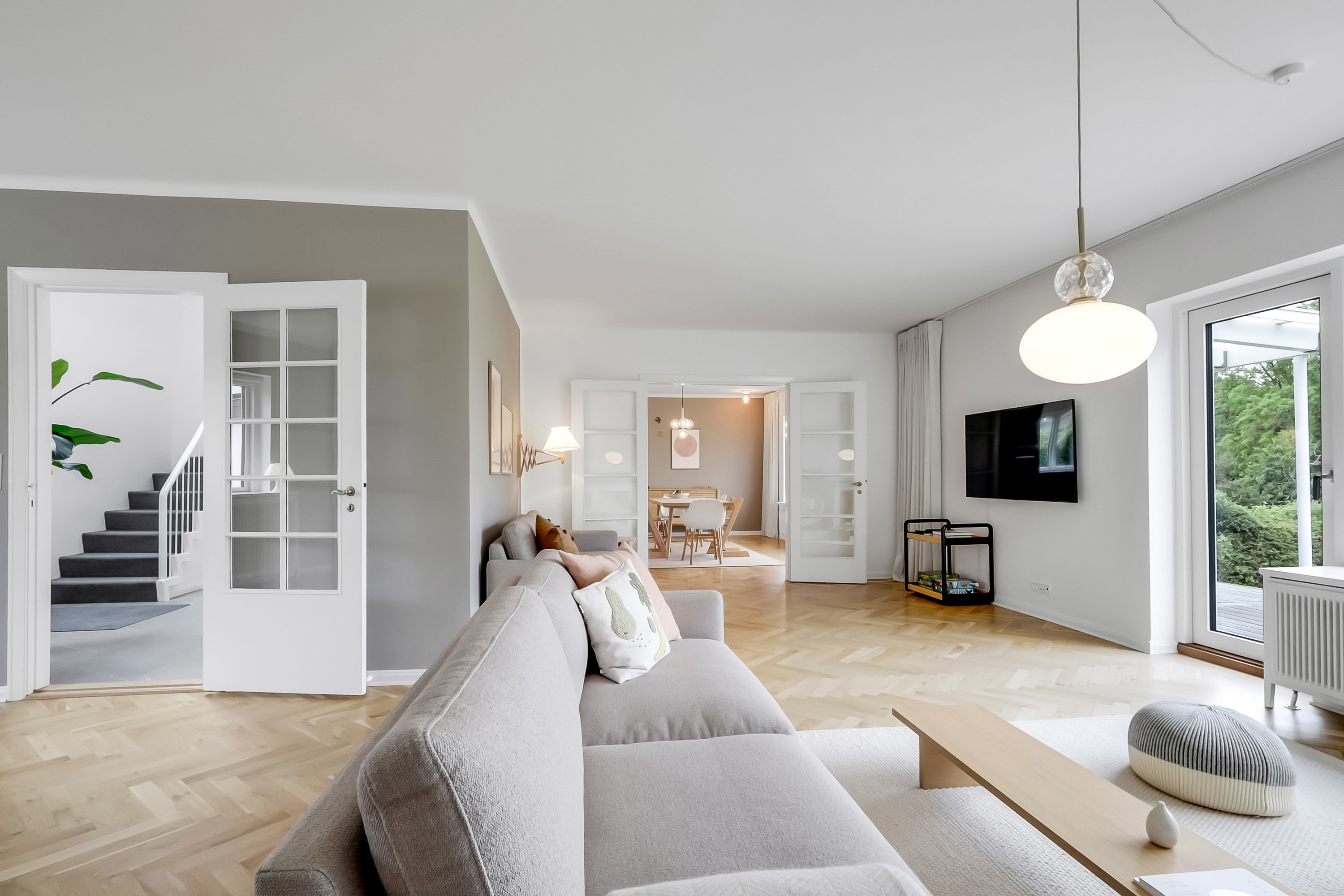 Fremhævet stue billede i fuldskærmstilstand. Billede af Klampenborgvej 26, 5700 Svendborg