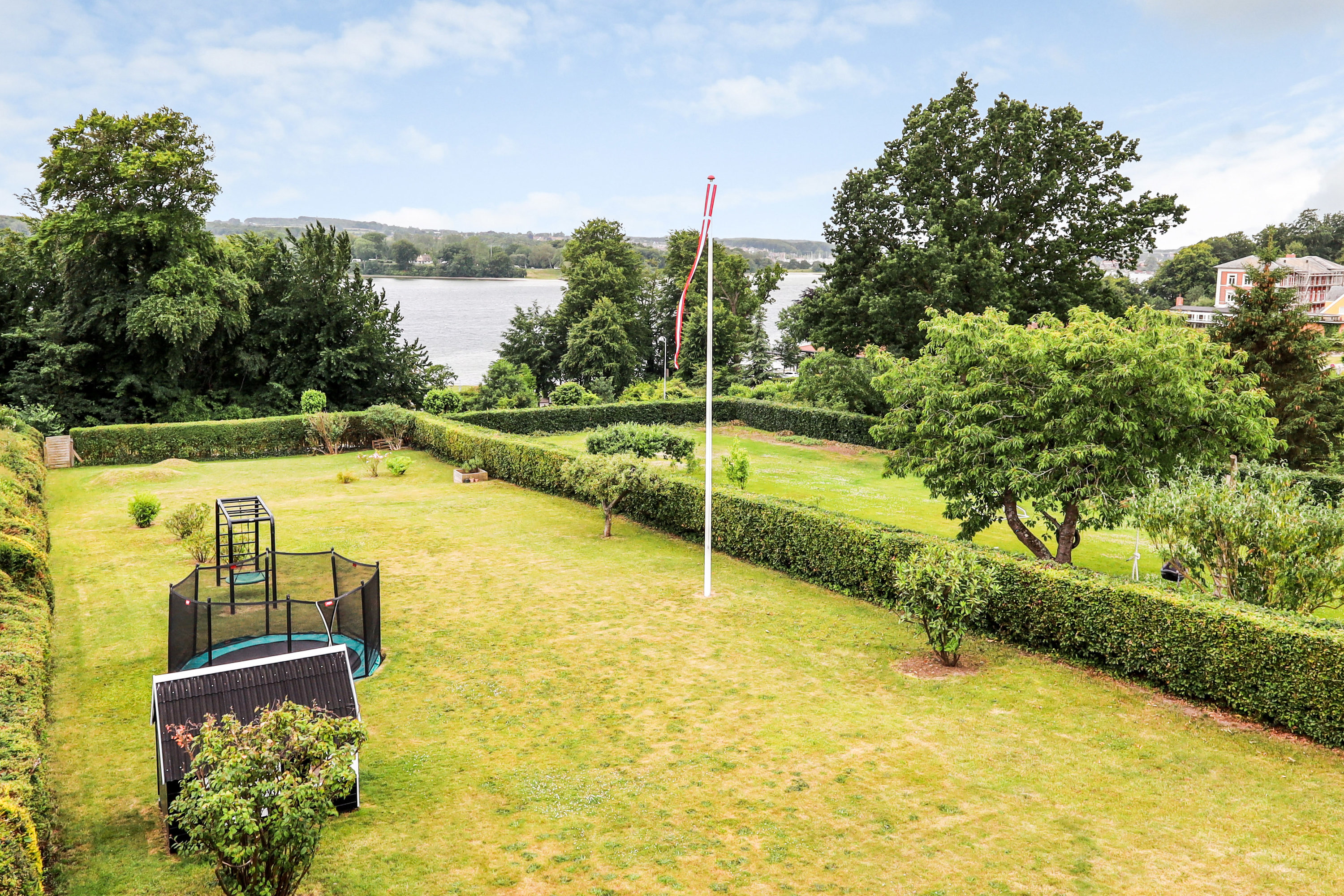 Fremhævet have billede i fuldskærmstilstand. Billede af Klampenborgvej 26, 5700 Svendborg