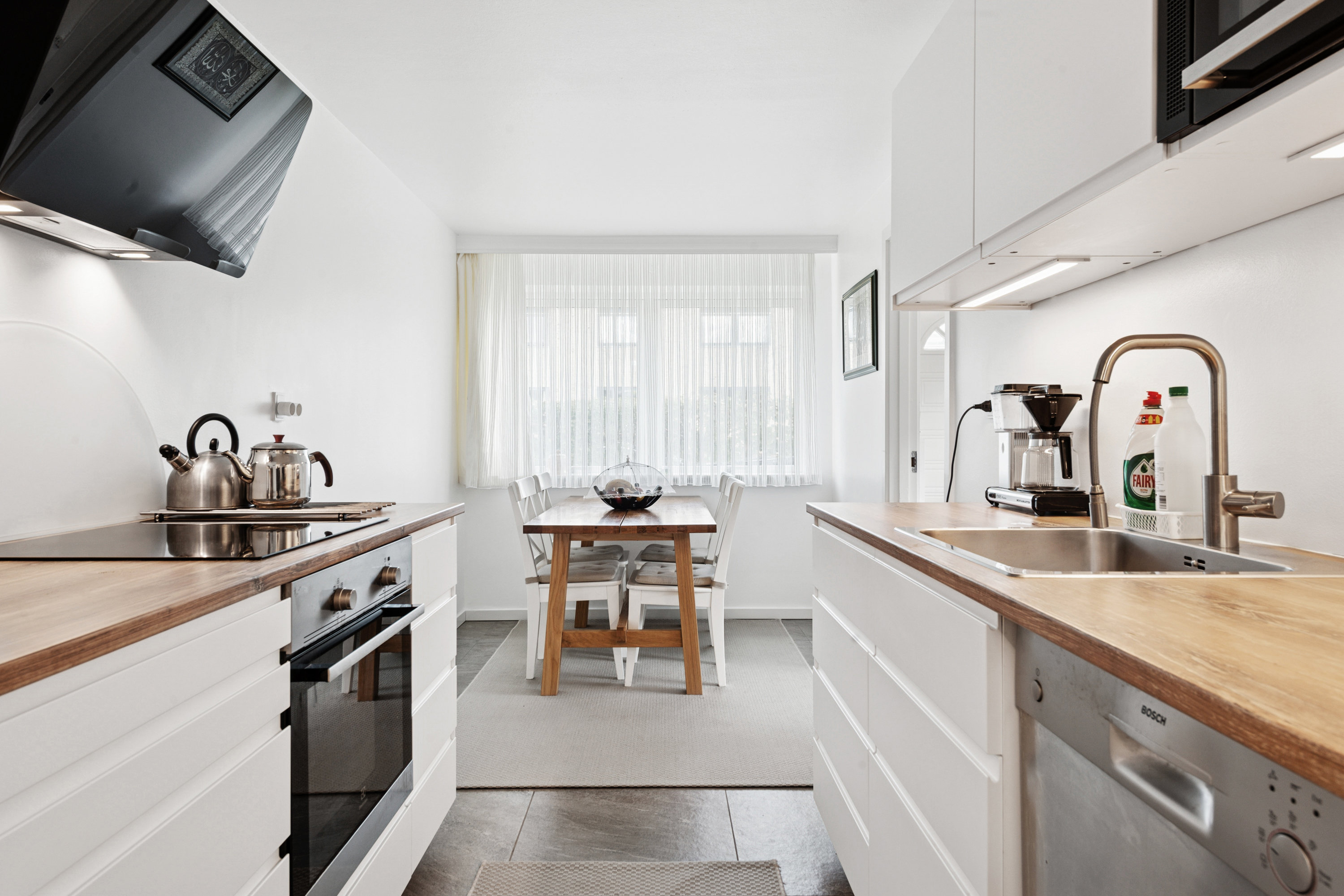 Fremhævet køkken billede i fuldskærmstilstand. Billede af Grønneled 21, 2620 Albertslund