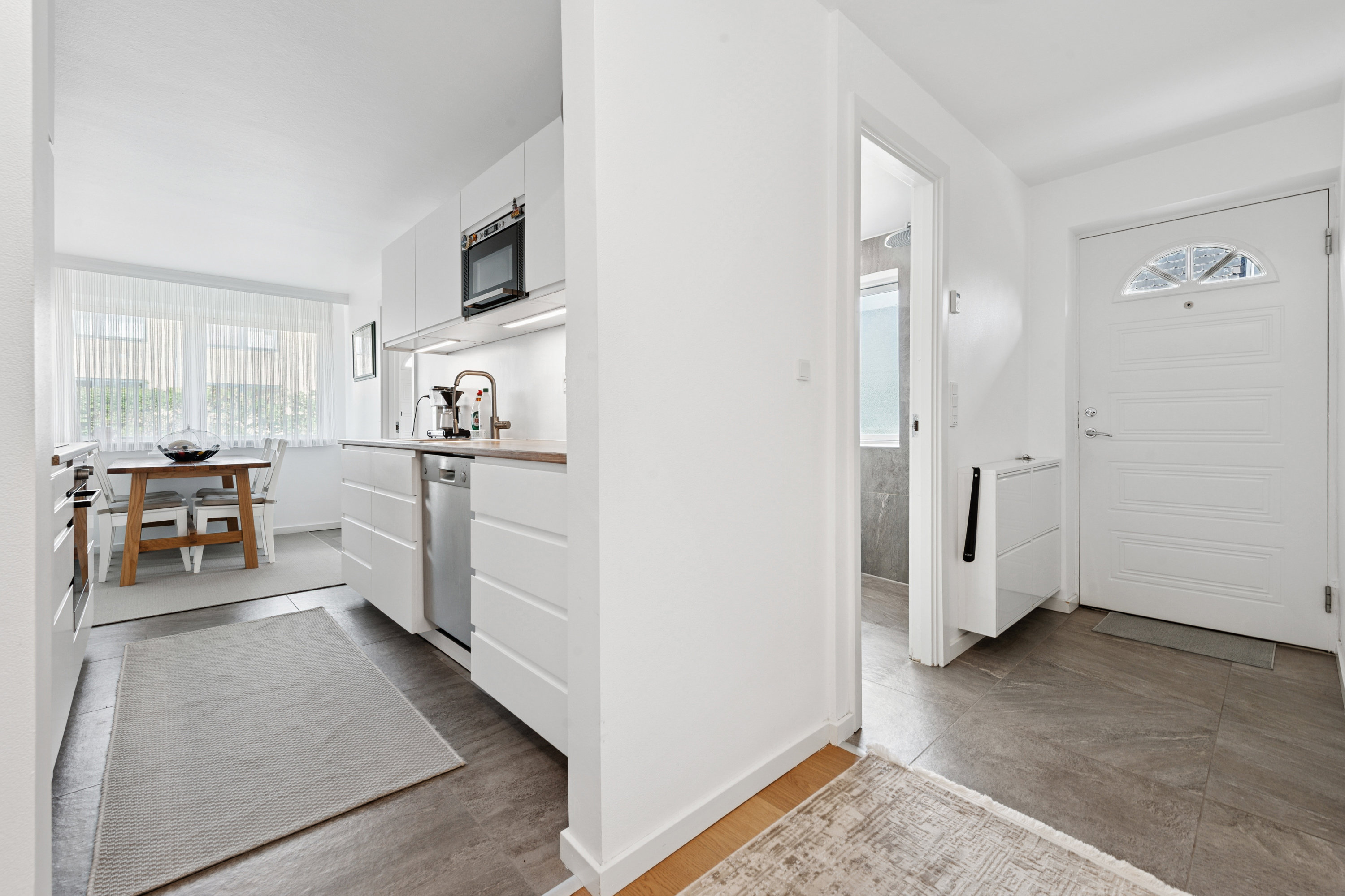 Fremhævet gang billede i fuldskærmstilstand. Billede af Grønneled 21, 2620 Albertslund