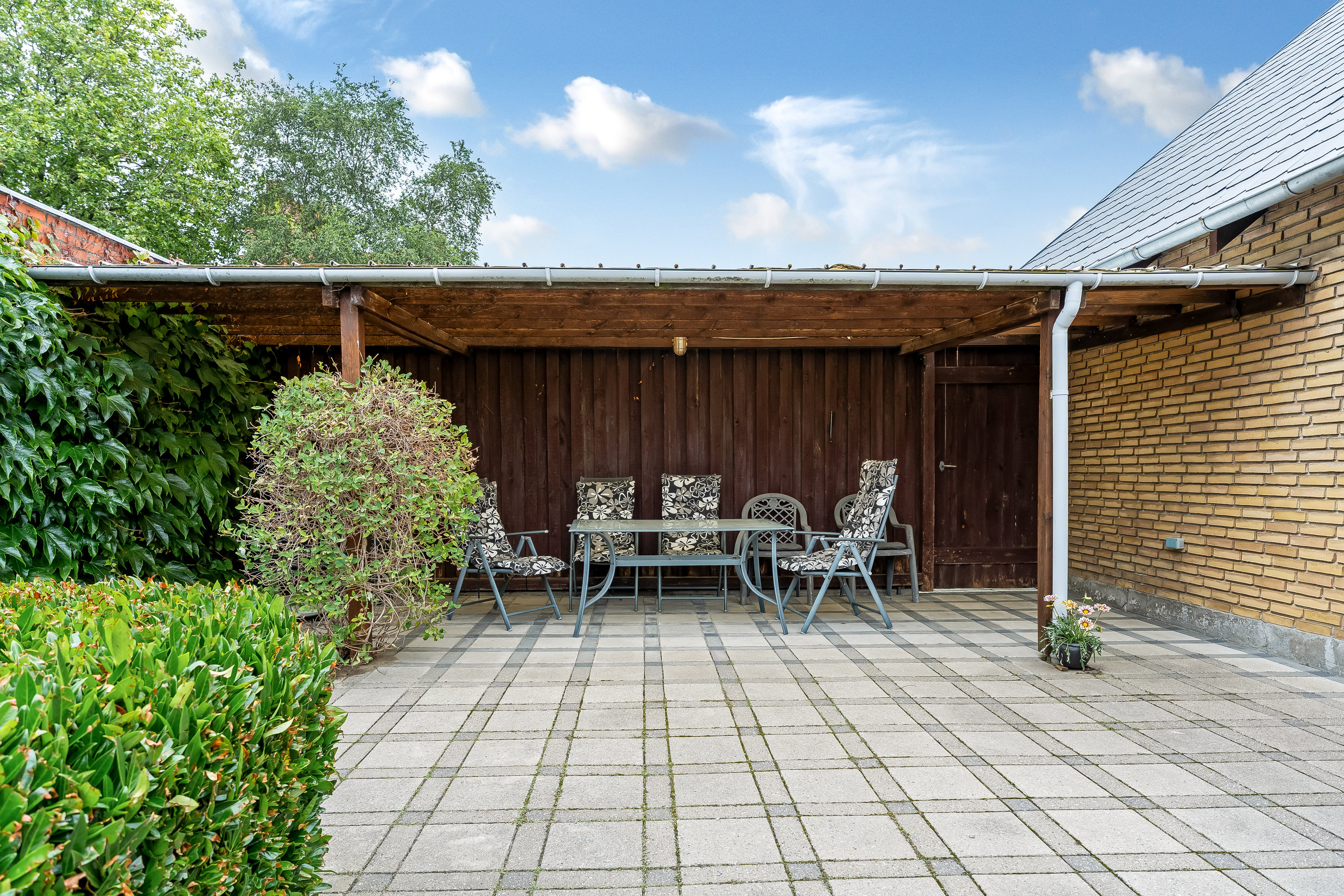 Fremhævet terrasse billede i fuldskærmstilstand. Billede af Bresemanns Allé 67, 4900 Nakskov