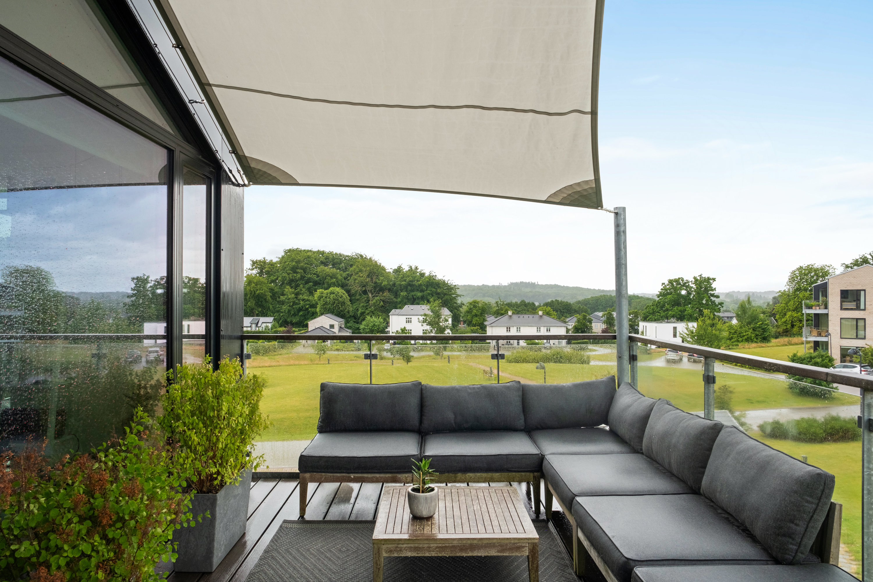 Fremhævet  billede i fuldskærmstilstand. Billede af Henrikshøj 10, 2. 1., 2950 Vedbæk