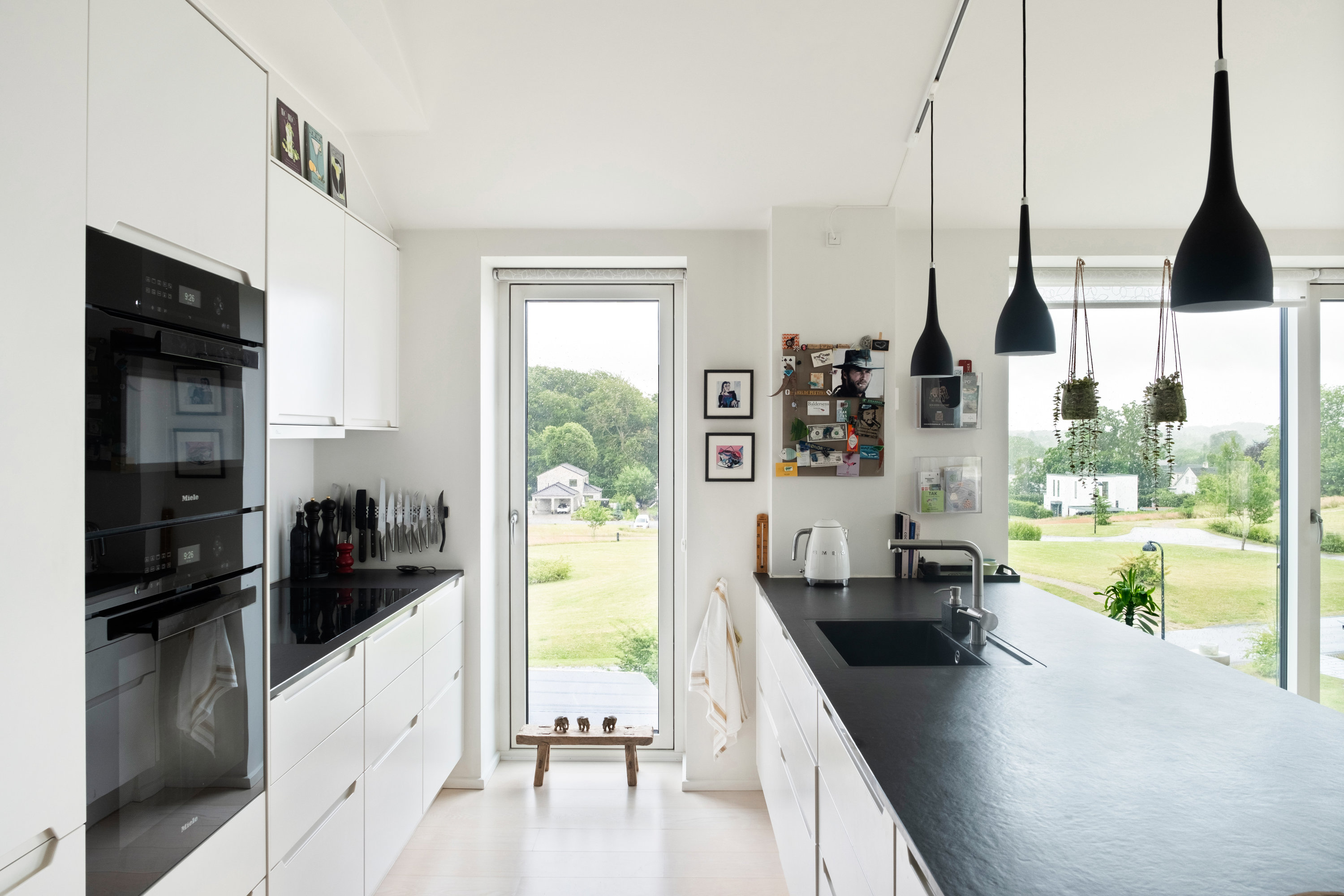 Fremhævet  billede i fuldskærmstilstand. Billede af Henrikshøj 10, 2. 1., 2950 Vedbæk