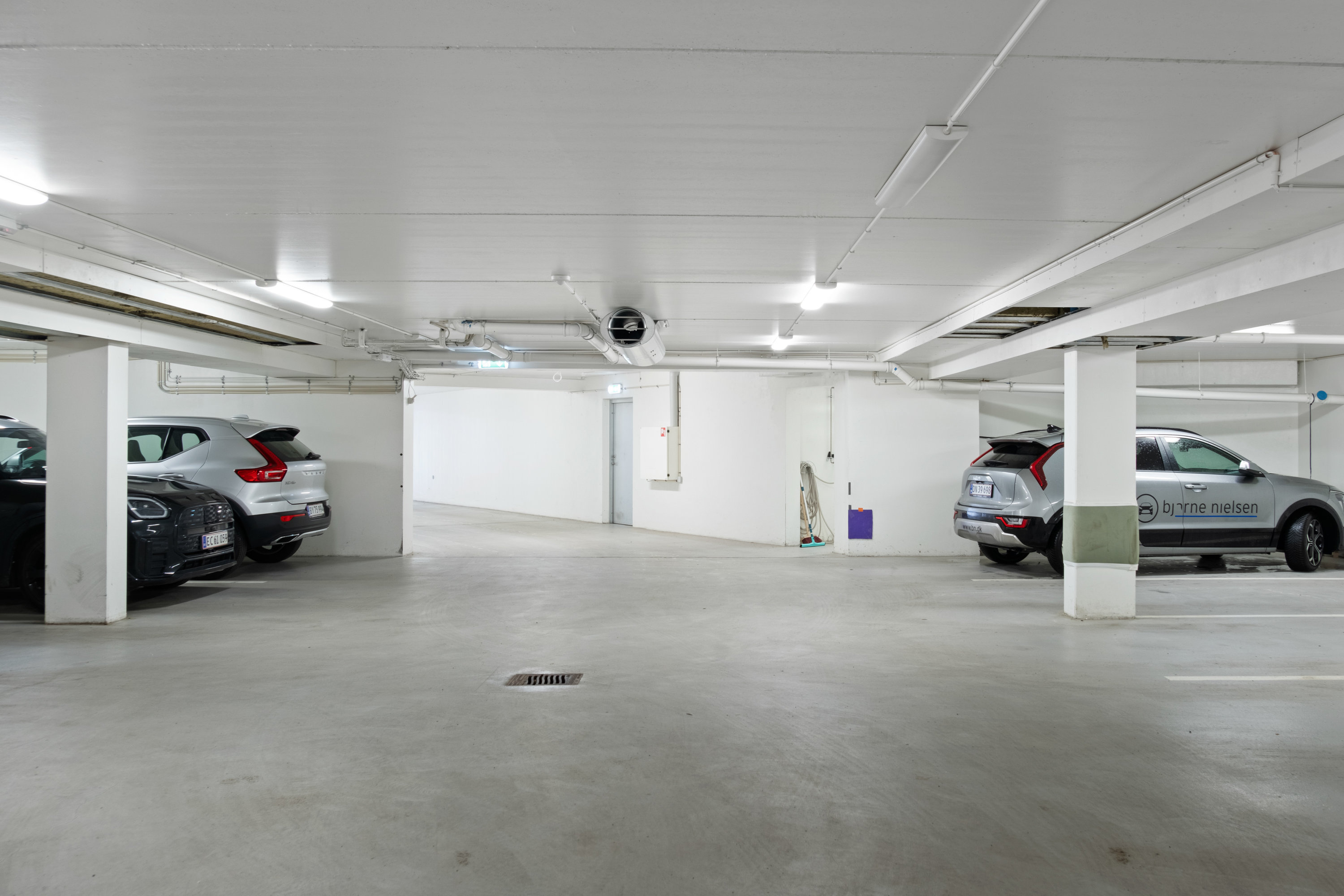 Fremhævet  billede i fuldskærmstilstand. Billede af Henrikshøj 10, 2. 1., 2950 Vedbæk