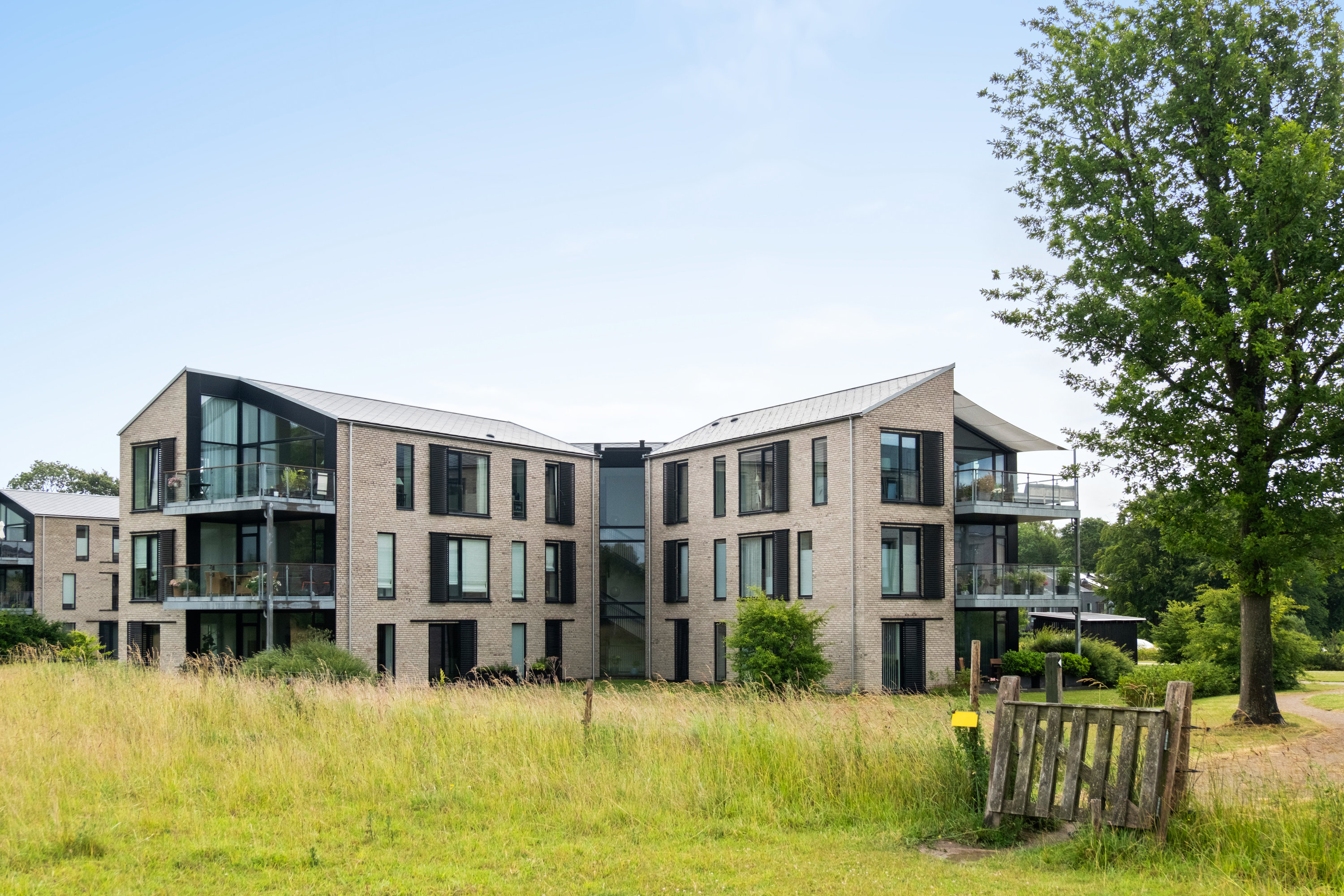 Fremhævet  billede i fuldskærmstilstand. Billede af Henrikshøj 10, 2. 1., 2950 Vedbæk