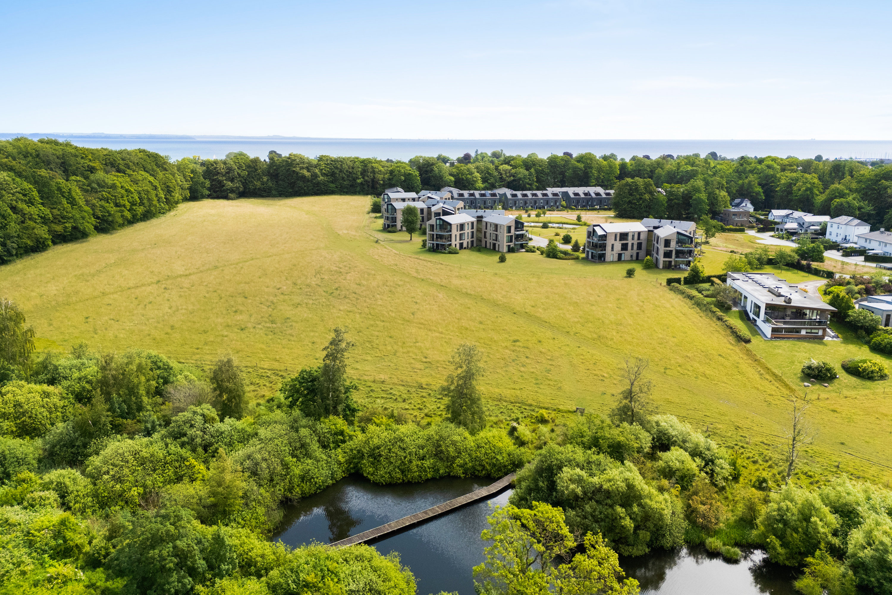 Miniaturebillede 1: . Billede af Henrikshøj 10, 2. 1., 2950 Vedbæk