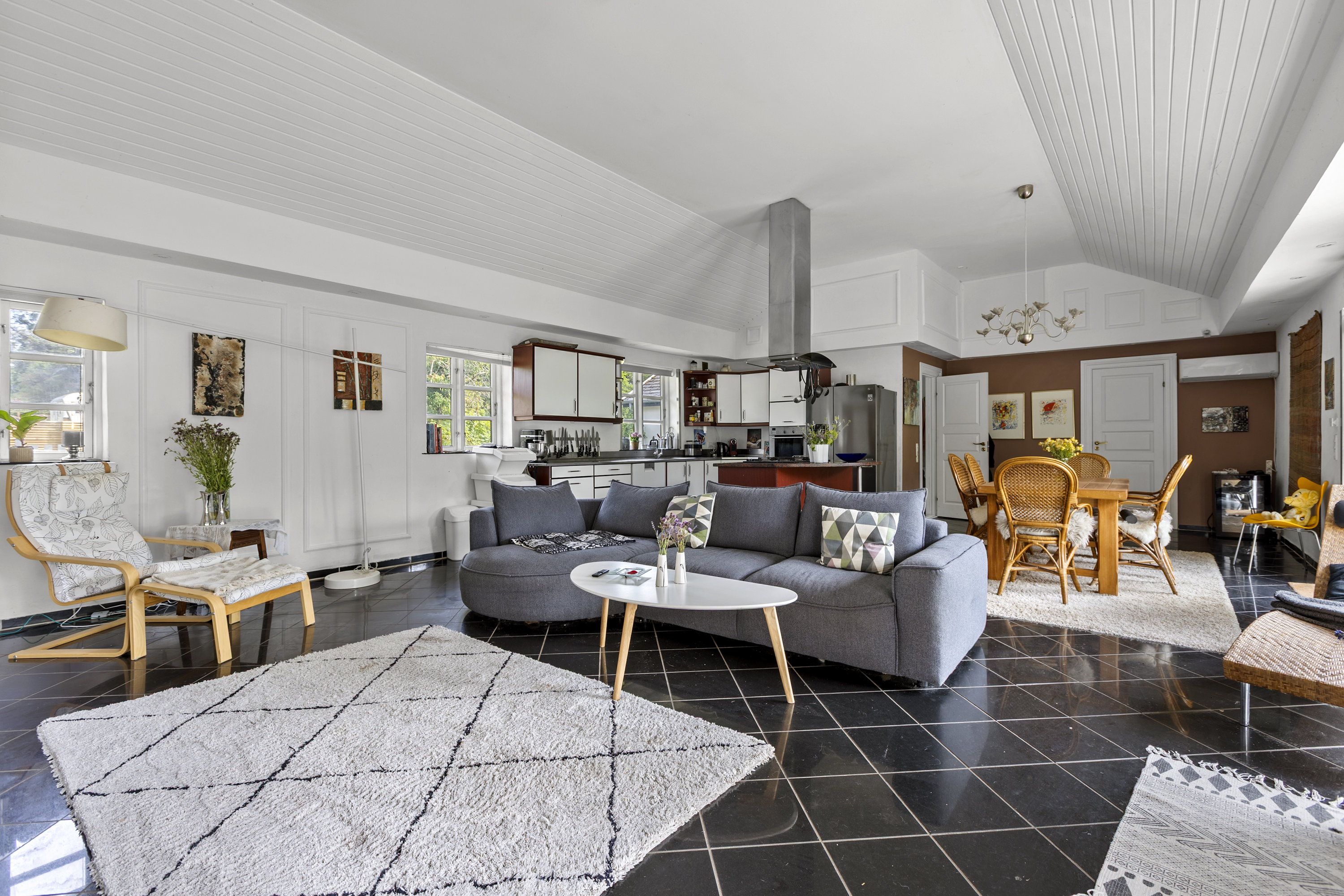 Fremhævet stue billede i fuldskærmstilstand. Billede af Asgers Lyng 16, Overby Lyng, 4583 Sjællands Odde