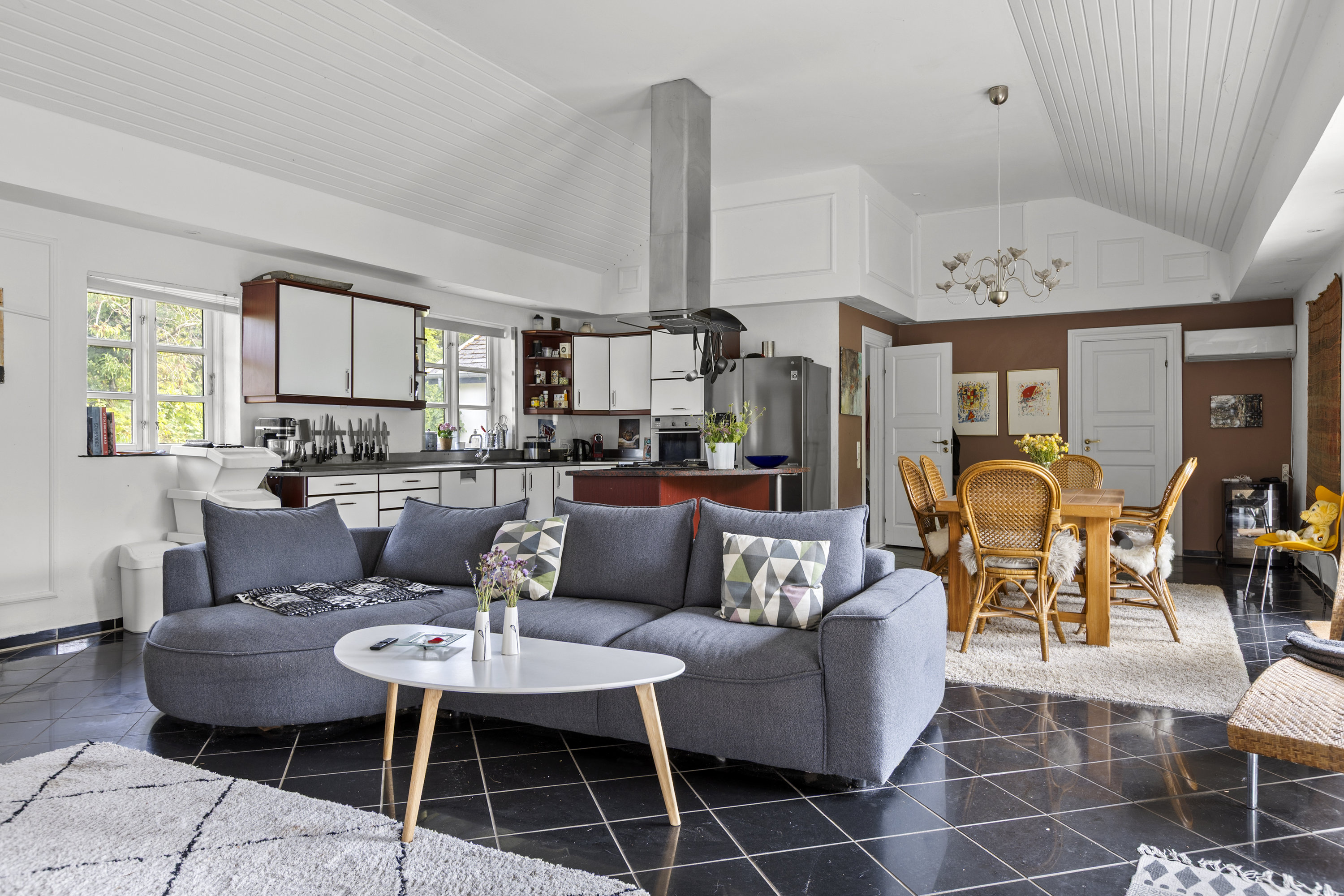 Fremhævet stue billede i fuldskærmstilstand. Billede af Asgers Lyng 16, Overby Lyng, 4583 Sjællands Odde