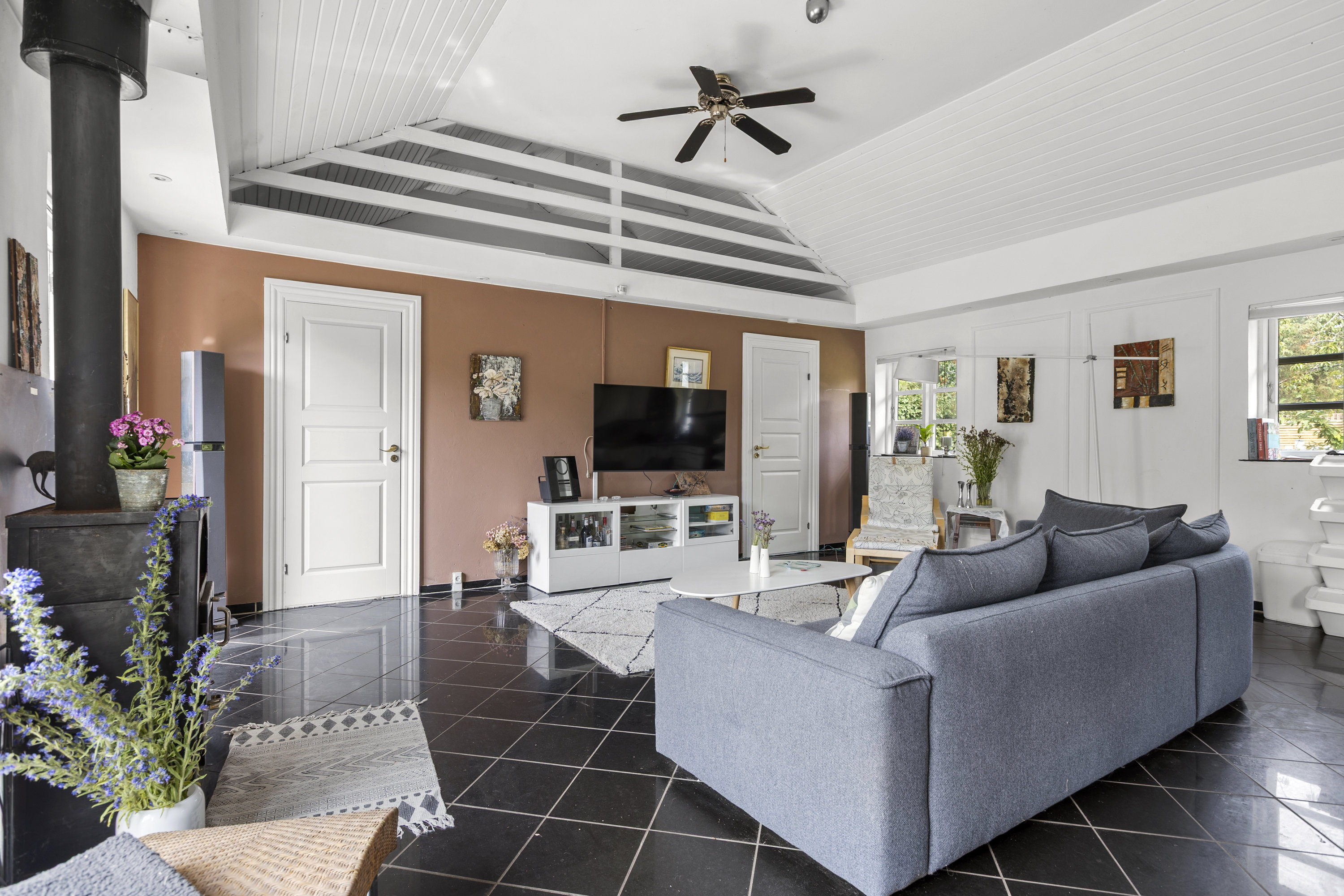 Fremhævet stue billede i fuldskærmstilstand. Billede af Asgers Lyng 16, Overby Lyng, 4583 Sjællands Odde