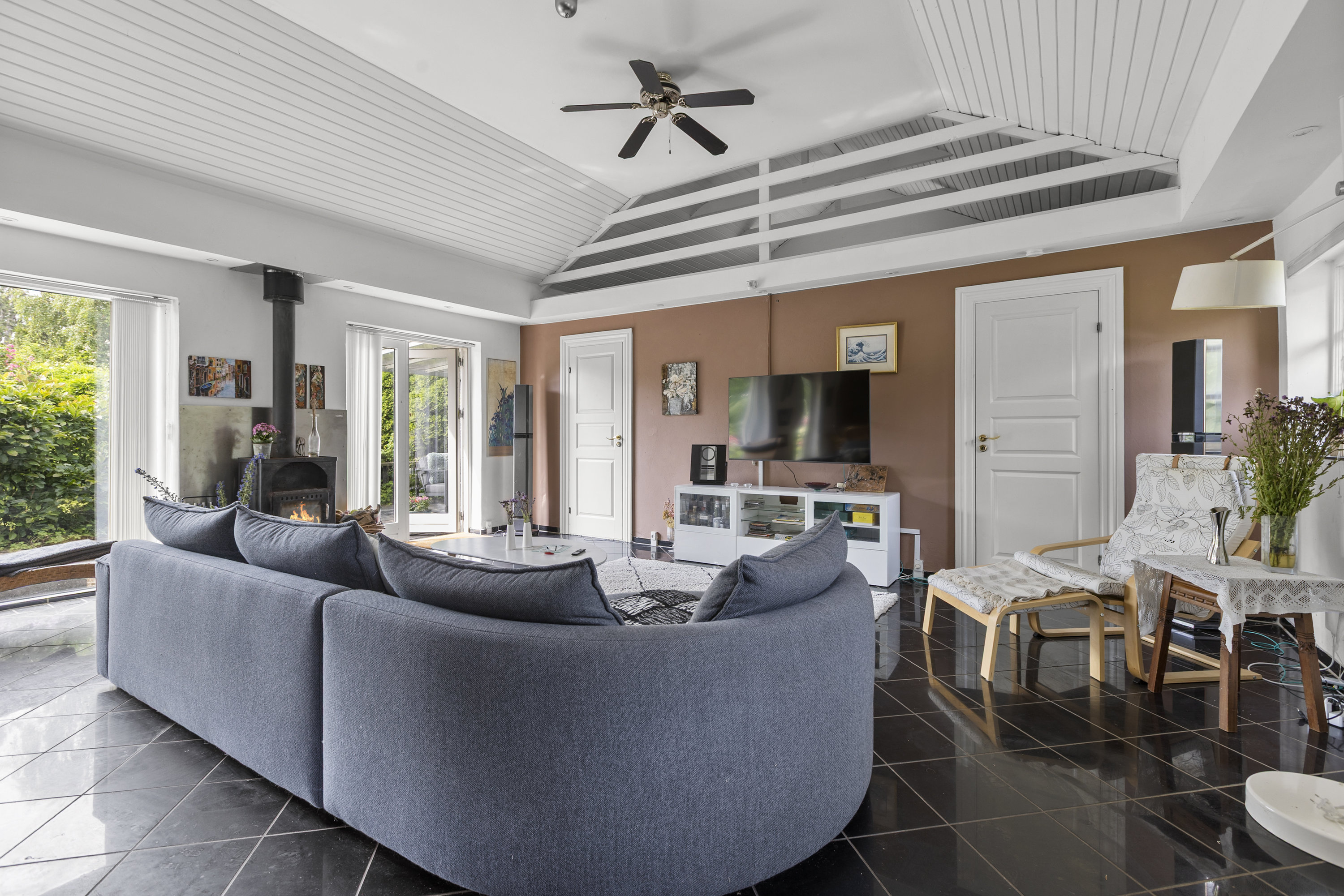 Fremhævet stue billede i fuldskærmstilstand. Billede af Asgers Lyng 16, Overby Lyng, 4583 Sjællands Odde