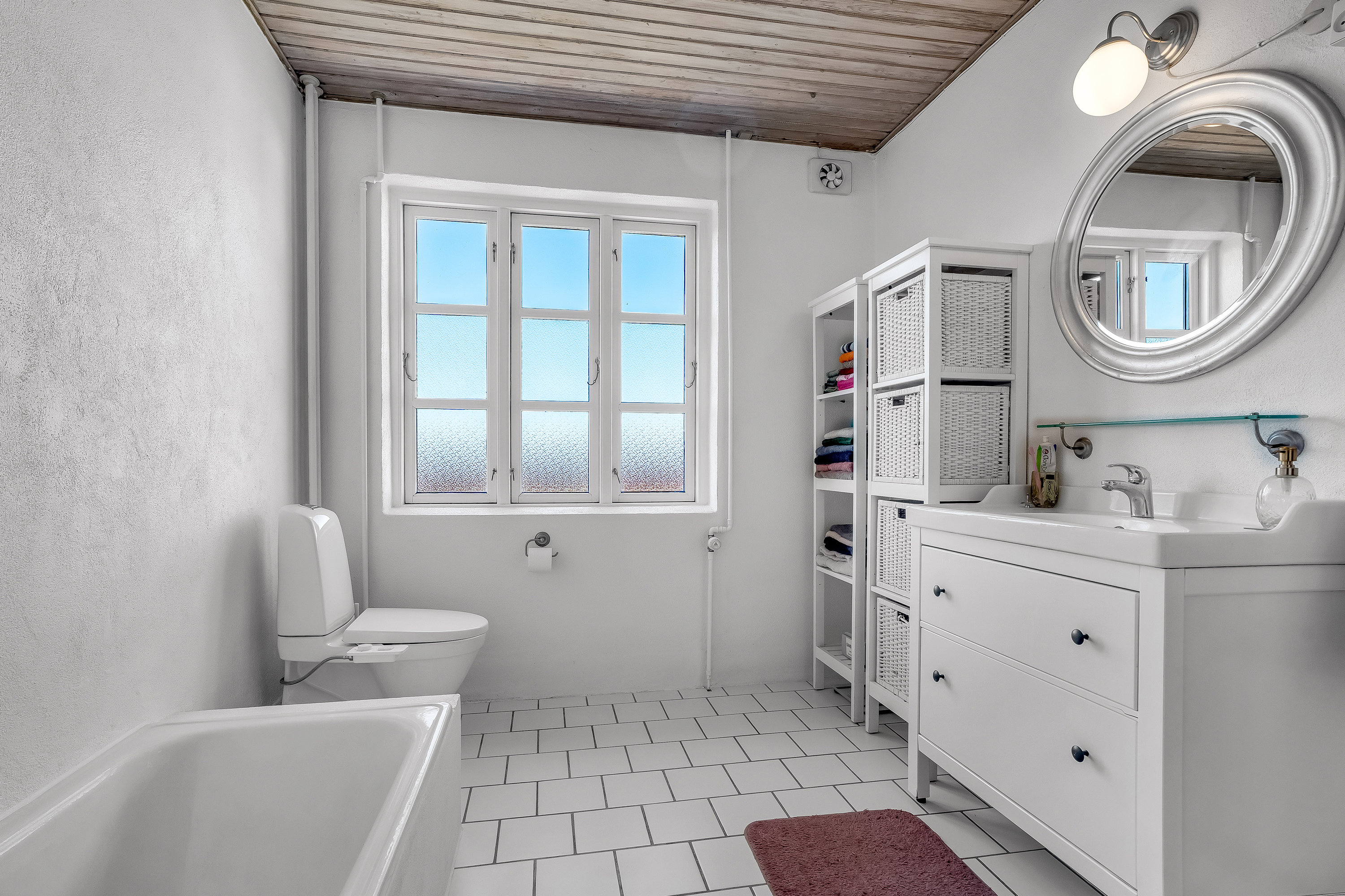 Fremhævet badeværelse billede i fuldskærmstilstand. Billede af Tillitse Kirkevej 5, 4983 Dannemare