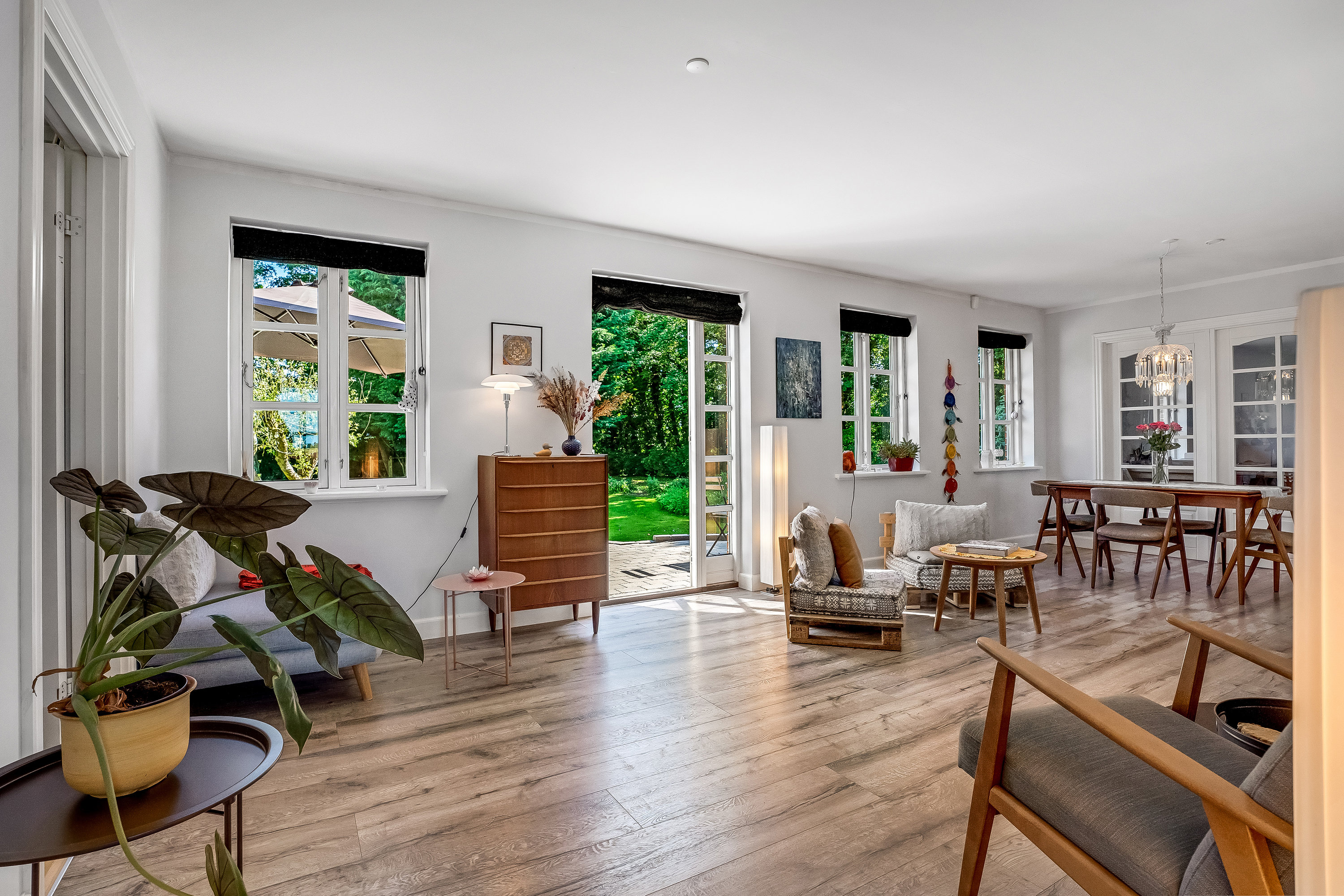 Fremhævet stue billede i fuldskærmstilstand. Billede af Tillitse Kirkevej 5, 4983 Dannemare