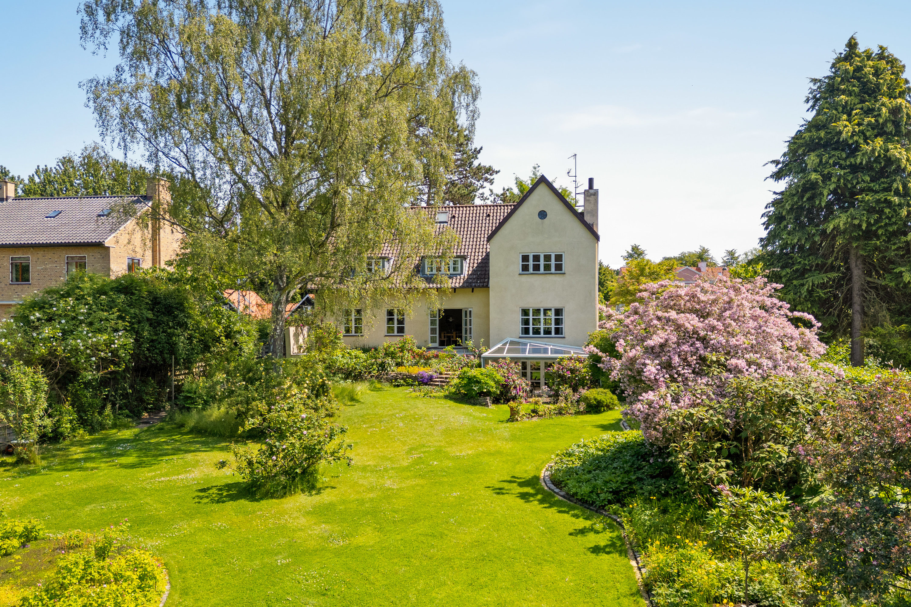 Fremhævet  billede i fuldskærmstilstand. Billede af Christiansholmsvej 26, 2930 Klampenborg