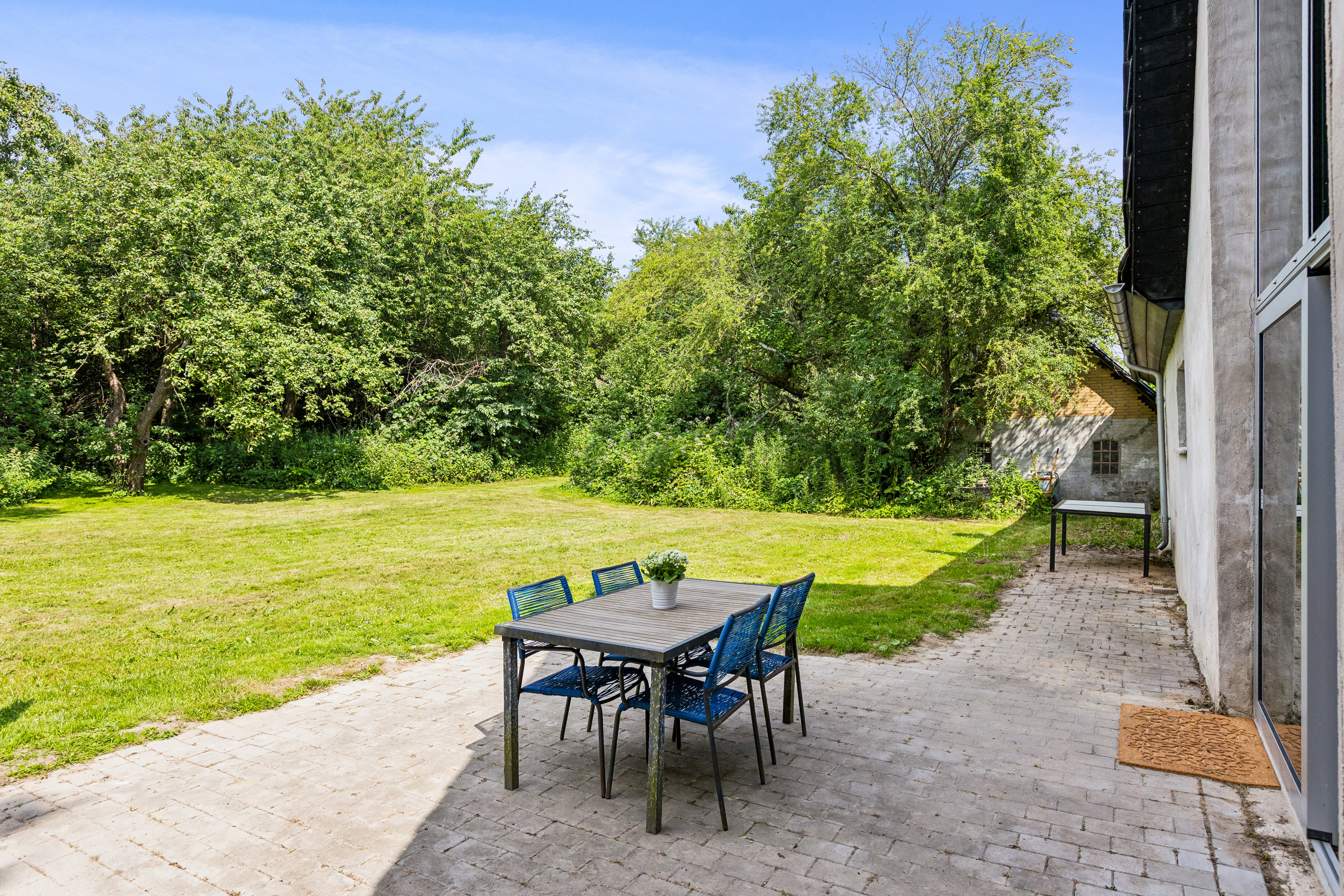 Fremhævet terrasse billede i fuldskærmstilstand. Billede af Elmelundsvej 193, Ravnebjerg, 5250 Odense SV