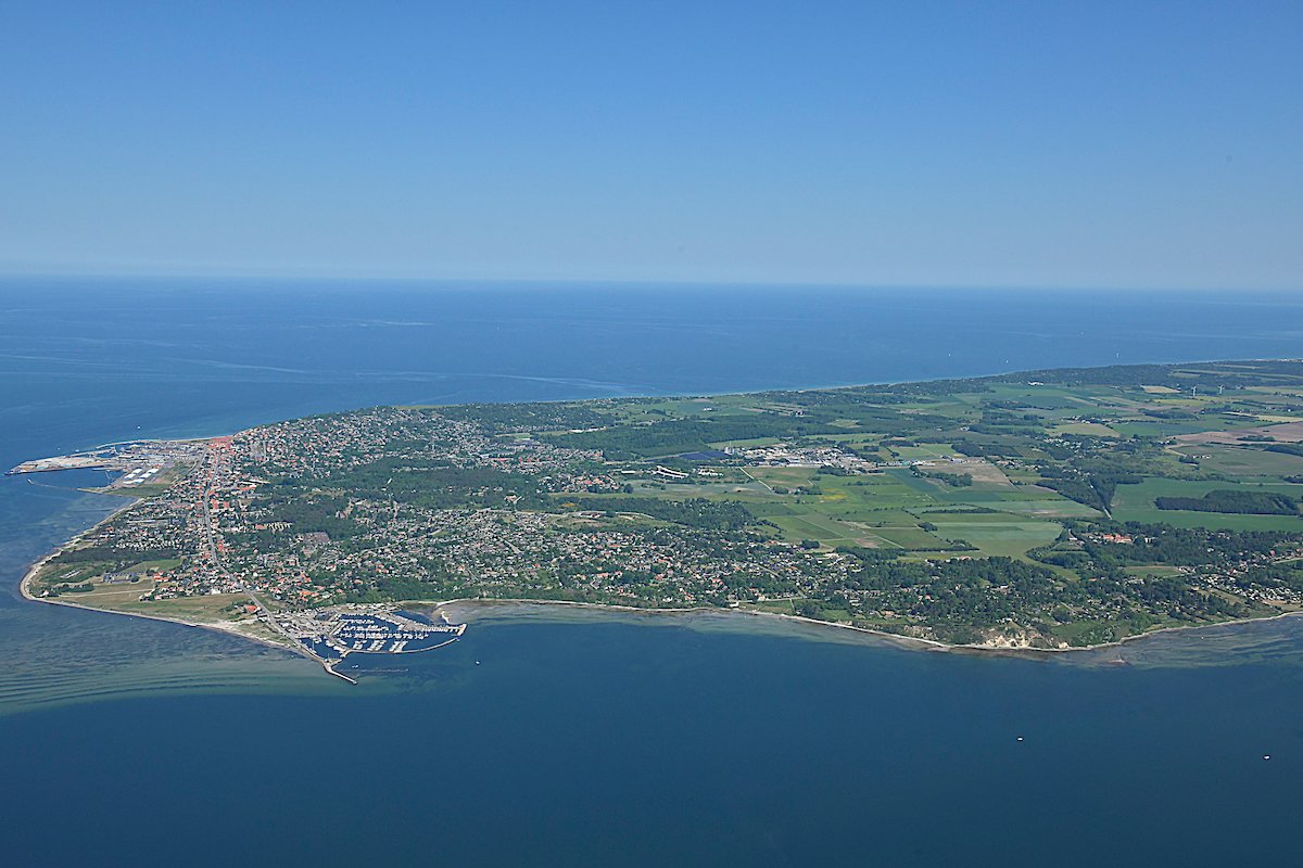 Fremhævet lynæs havn fra fjorden billede i fuldskærmstilstand. Billede af Rylevej 5, 3390 Hundested