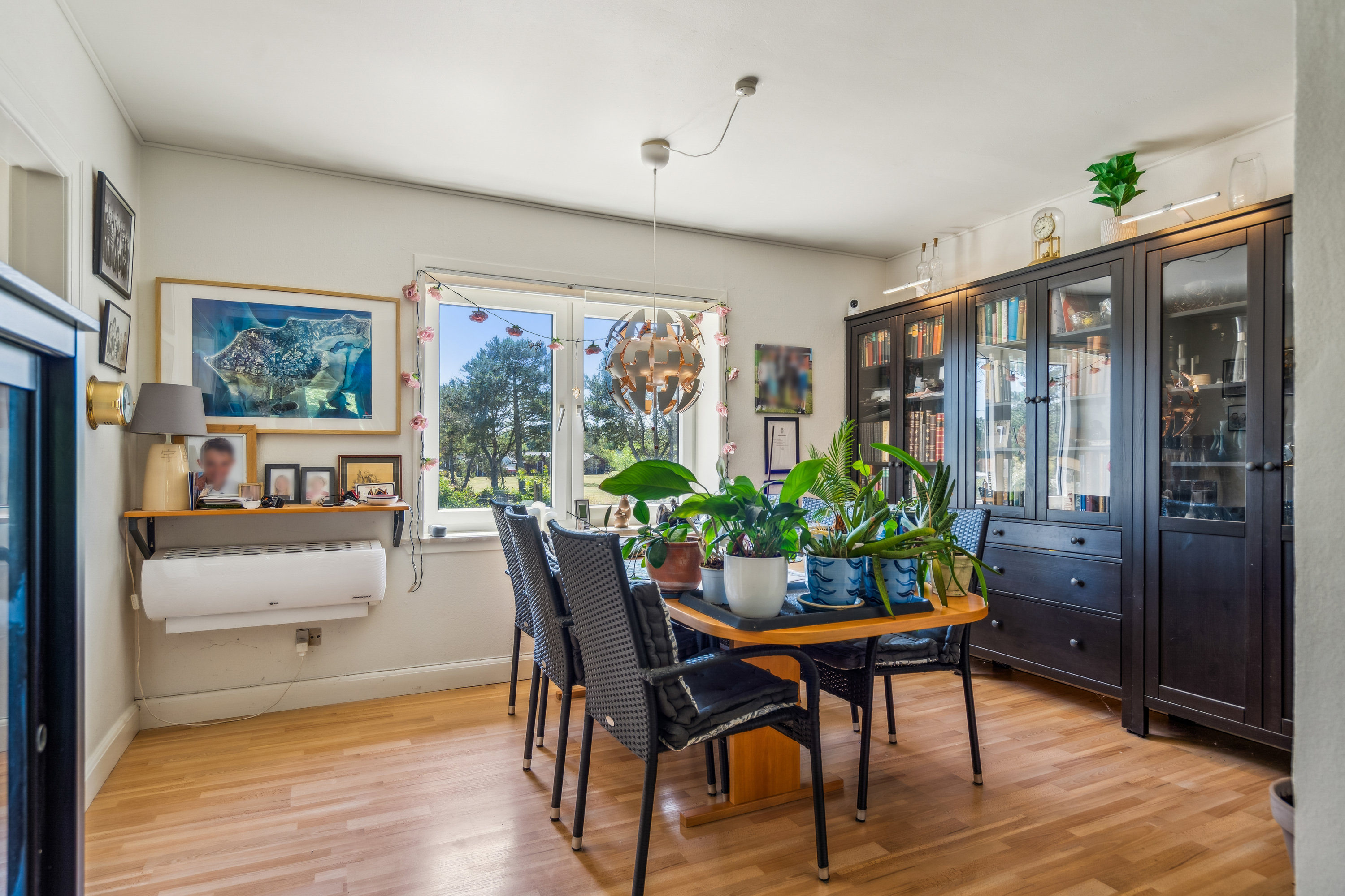 Fremhævet stue billede i fuldskærmstilstand. Billede af Campingpladsvej 13, Østerby Havn, 9940 Læsø