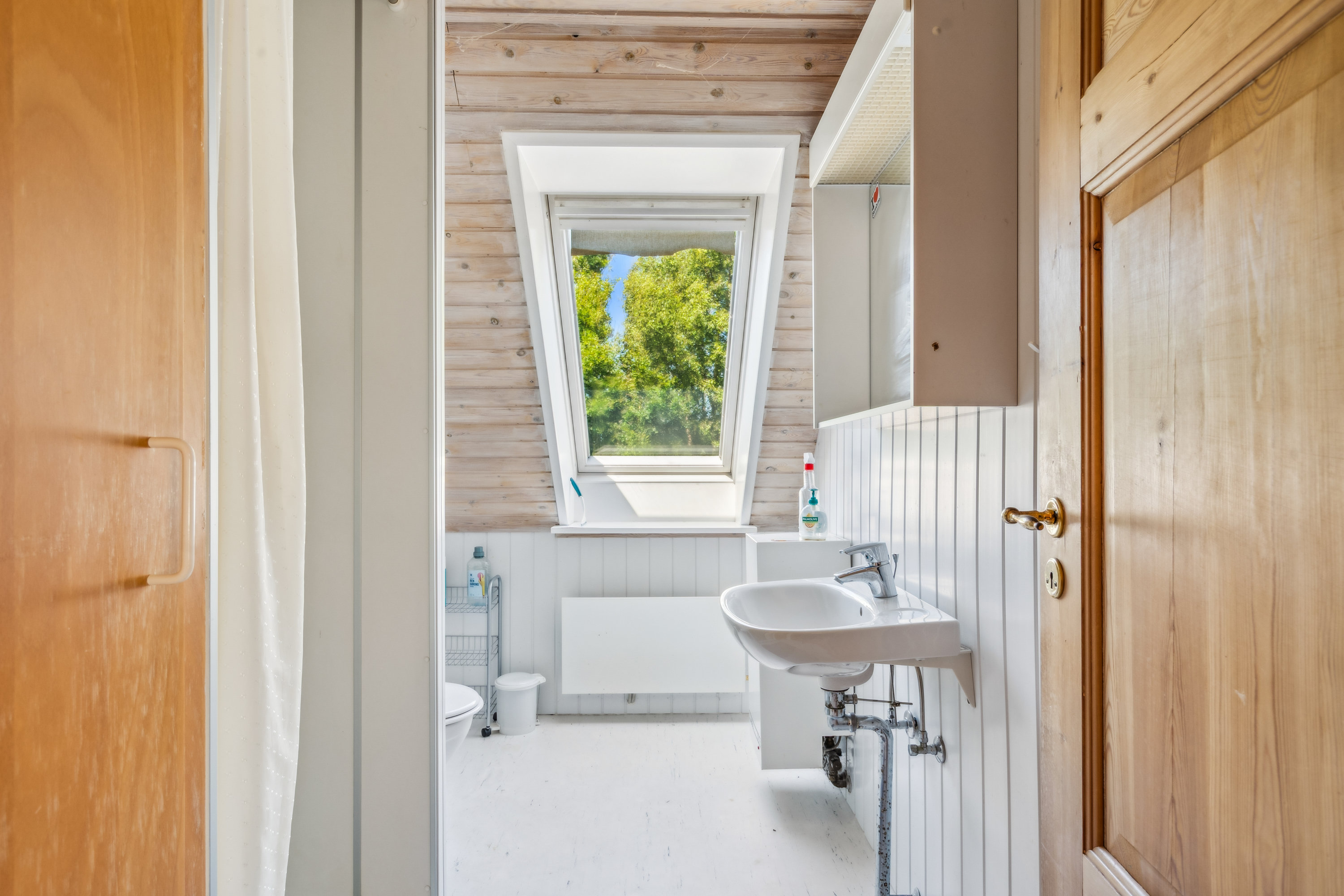 Fremhævet badeværelse billede i fuldskærmstilstand. Billede af Campingpladsvej 13, Østerby Havn, 9940 Læsø