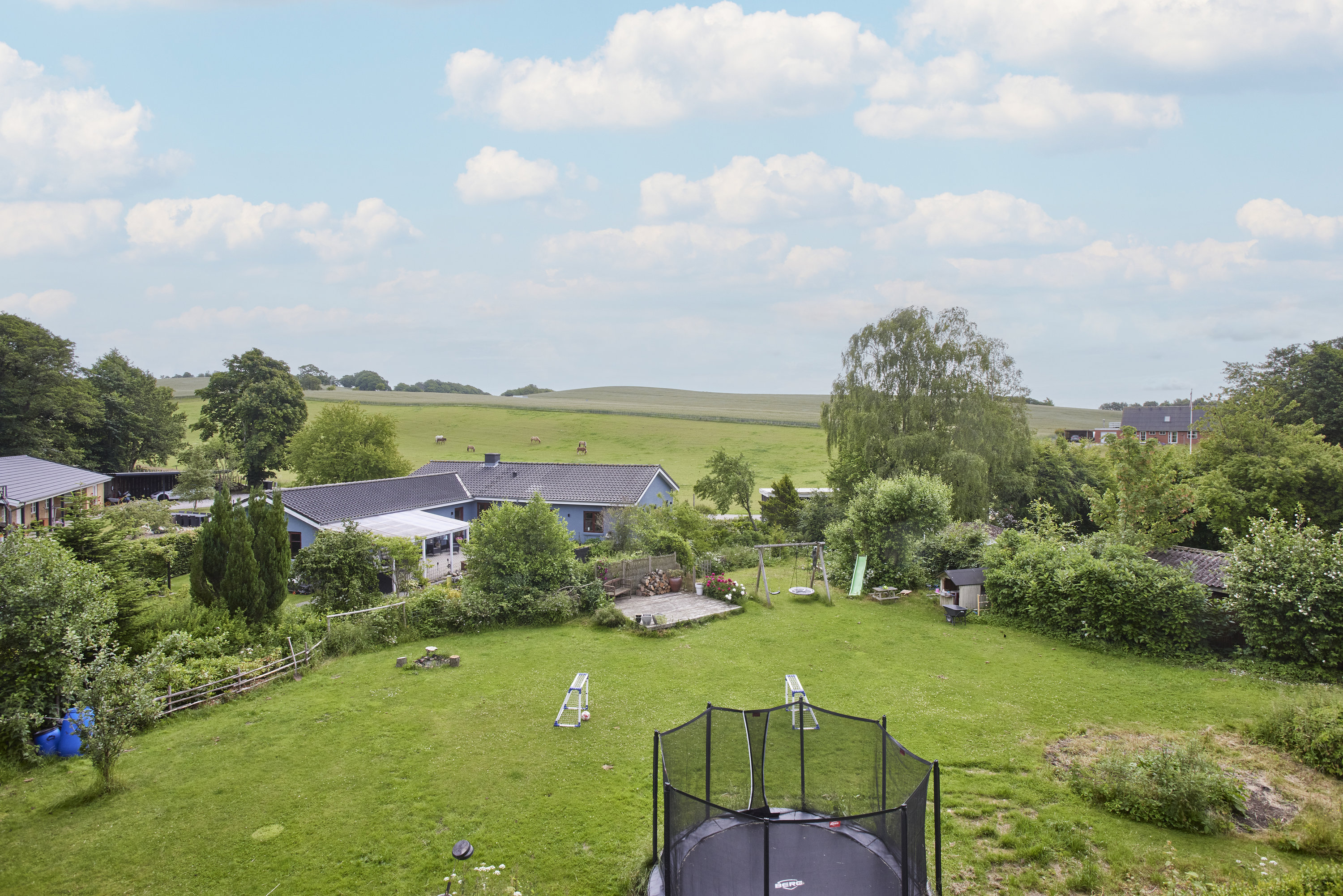 Fremhævet have billede i fuldskærmstilstand. Billede af Ravnsøvej 66, 8680 Ry