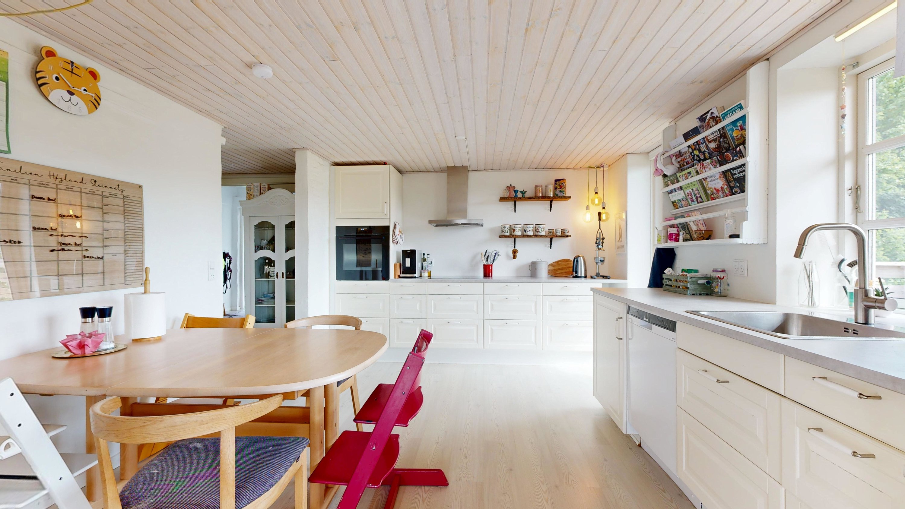 Fremhævet køkken billede i fuldskærmstilstand. Billede af Ravnsøvej 66, 8680 Ry