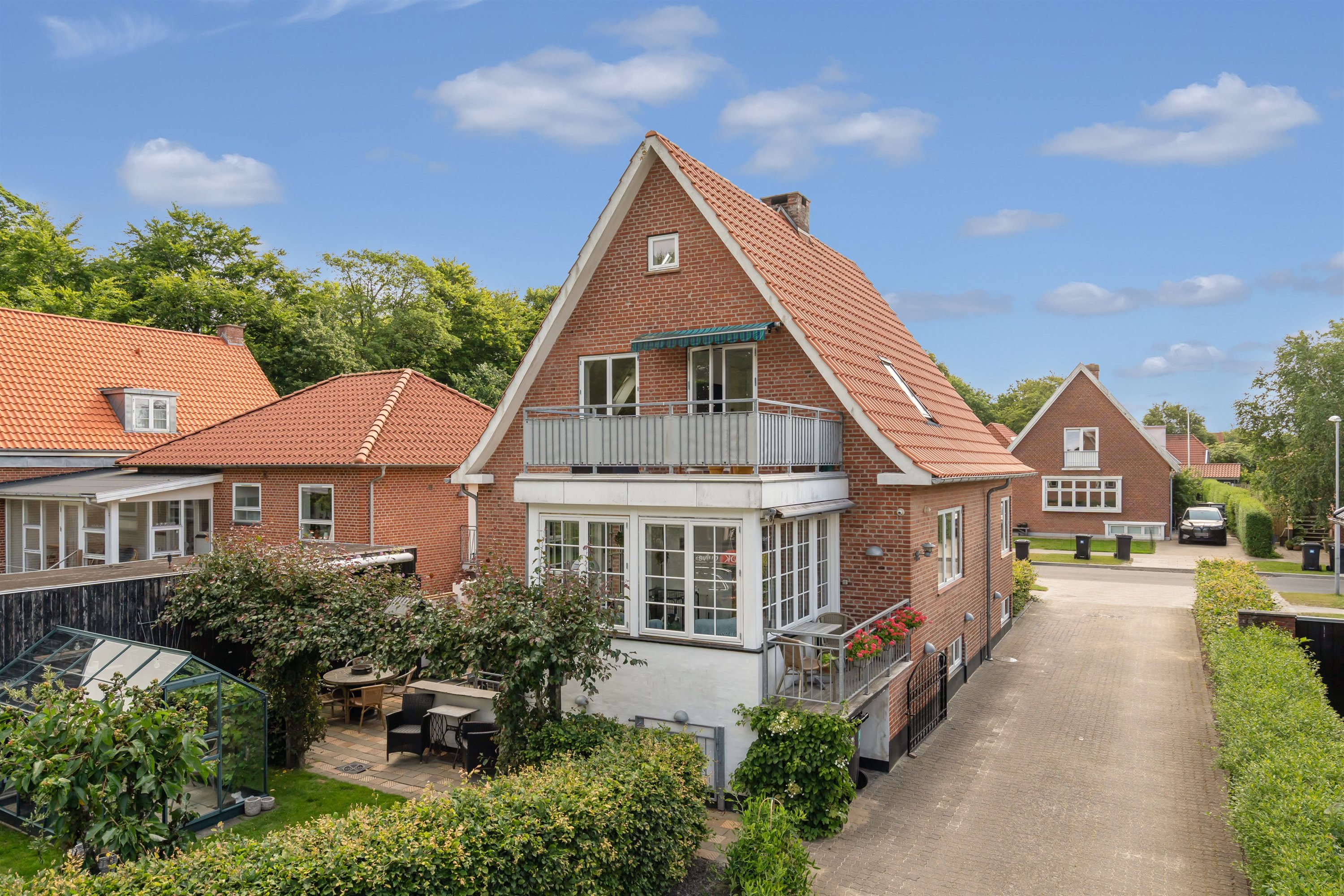 Villa: Ejendommen på Østervinge 24 og 24A, 6700 Esbjerg