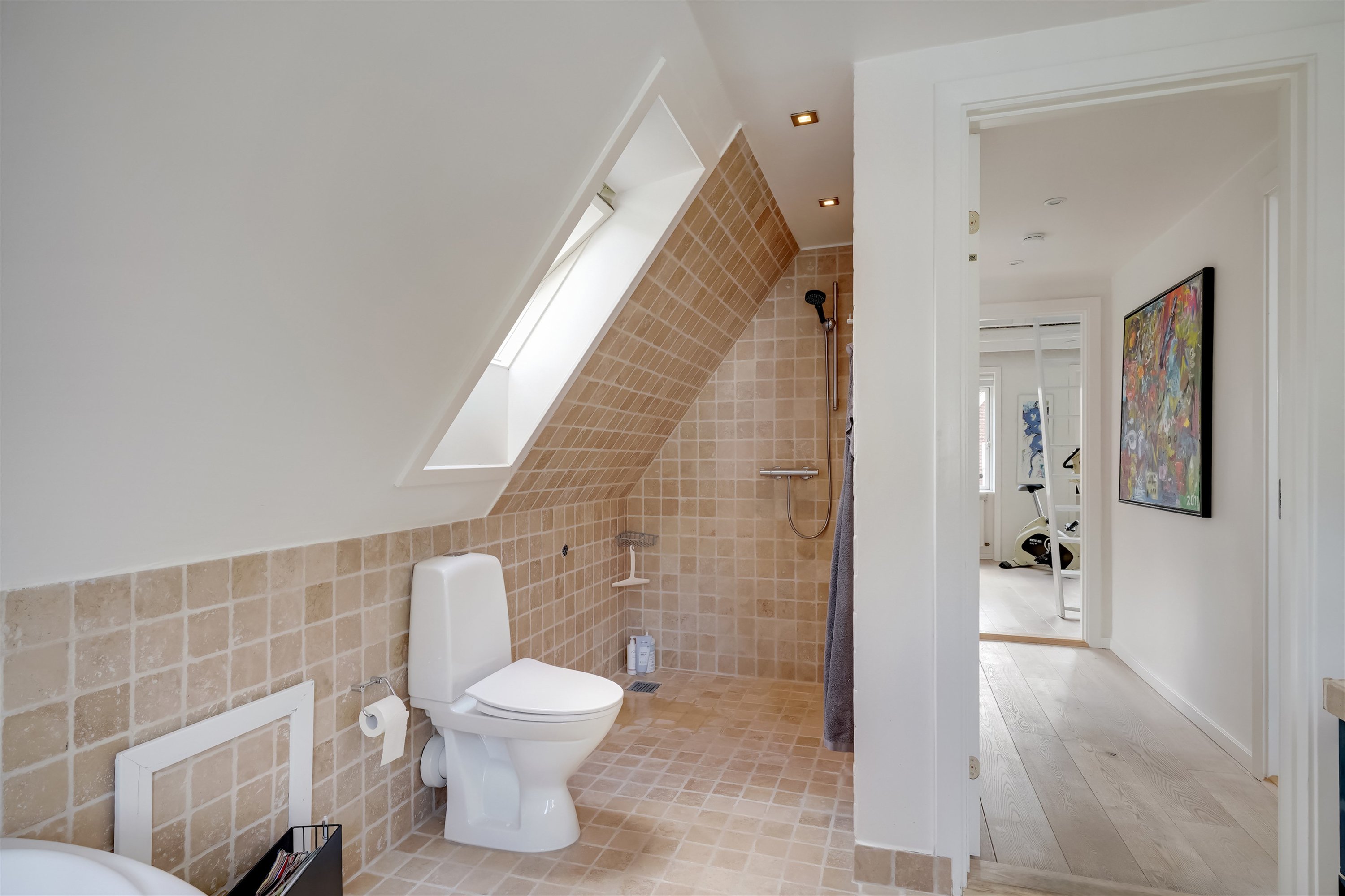 Fremhævet badeværelse billede i fuldskærmstilstand. Billede af Østervinge 24 og 24A, 6700 Esbjerg