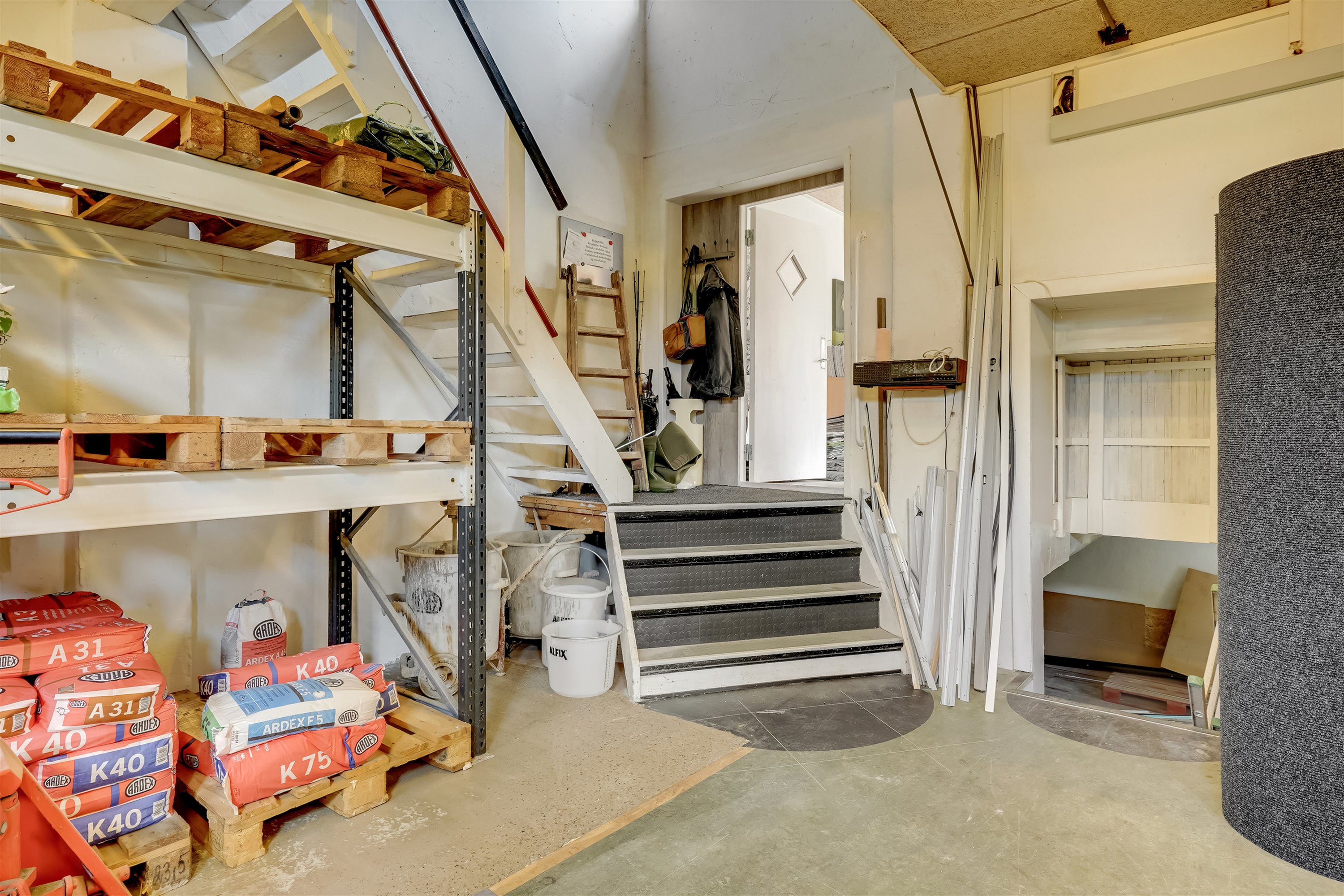 Fremhævet erhverv billede i fuldskærmstilstand. Billede af Østervinge 24 og 24A, 6700 Esbjerg