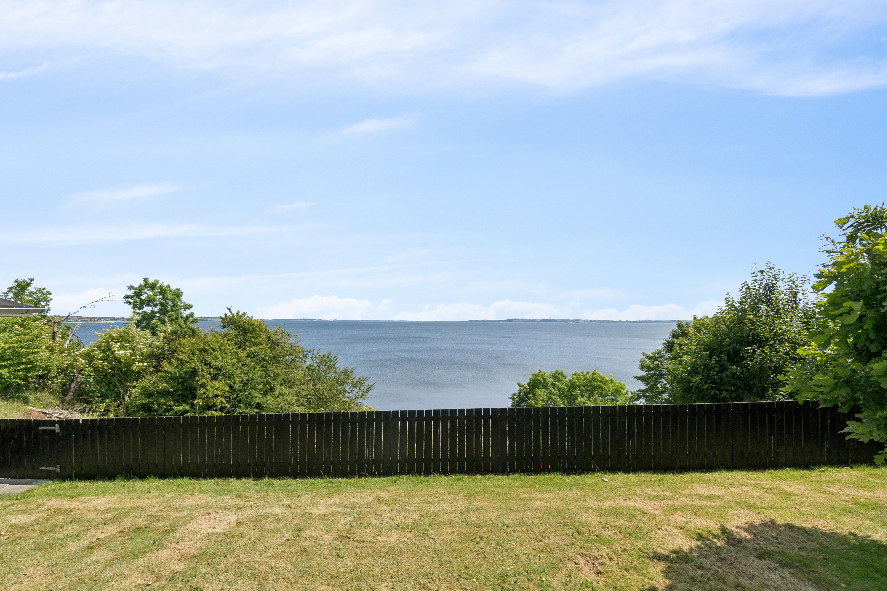 Fremhævet udendørs billede i fuldskærmstilstand. Billede af Simons Bakke 27, Tilsted, 7700 Thisted